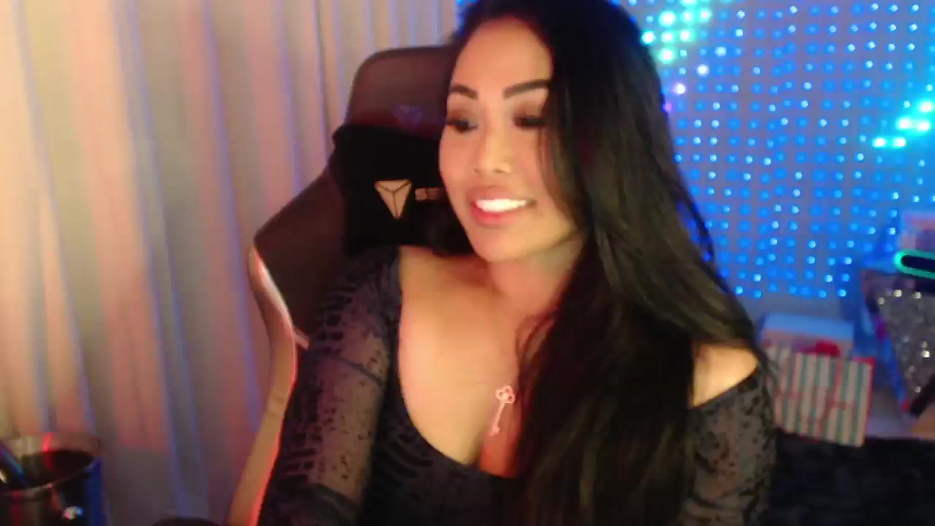 Gallery image thumbnail from SinCityVEE's myfreecams stream on, 05/01/2024, 08:51 image 16 of 20