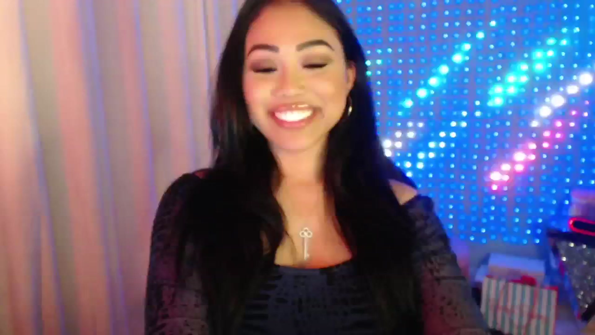 Gallery image thumbnail from SinCityVEE's myfreecams stream on, 05/01/2024, 08:51 image 18 of 20