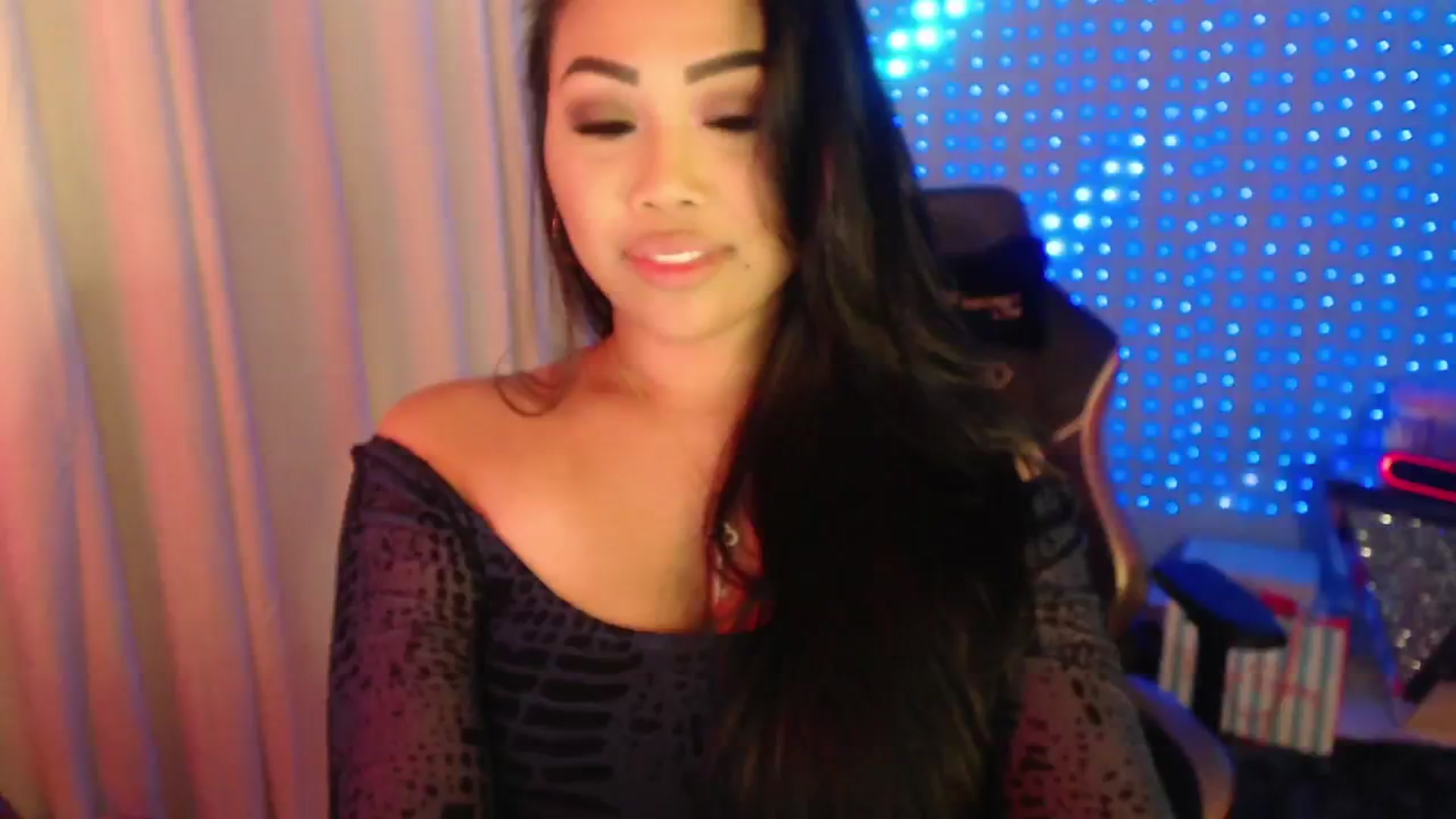 Gallery image thumbnail from SinCityVEE's myfreecams stream on, 05/01/2024, 08:51 image 5 of 20