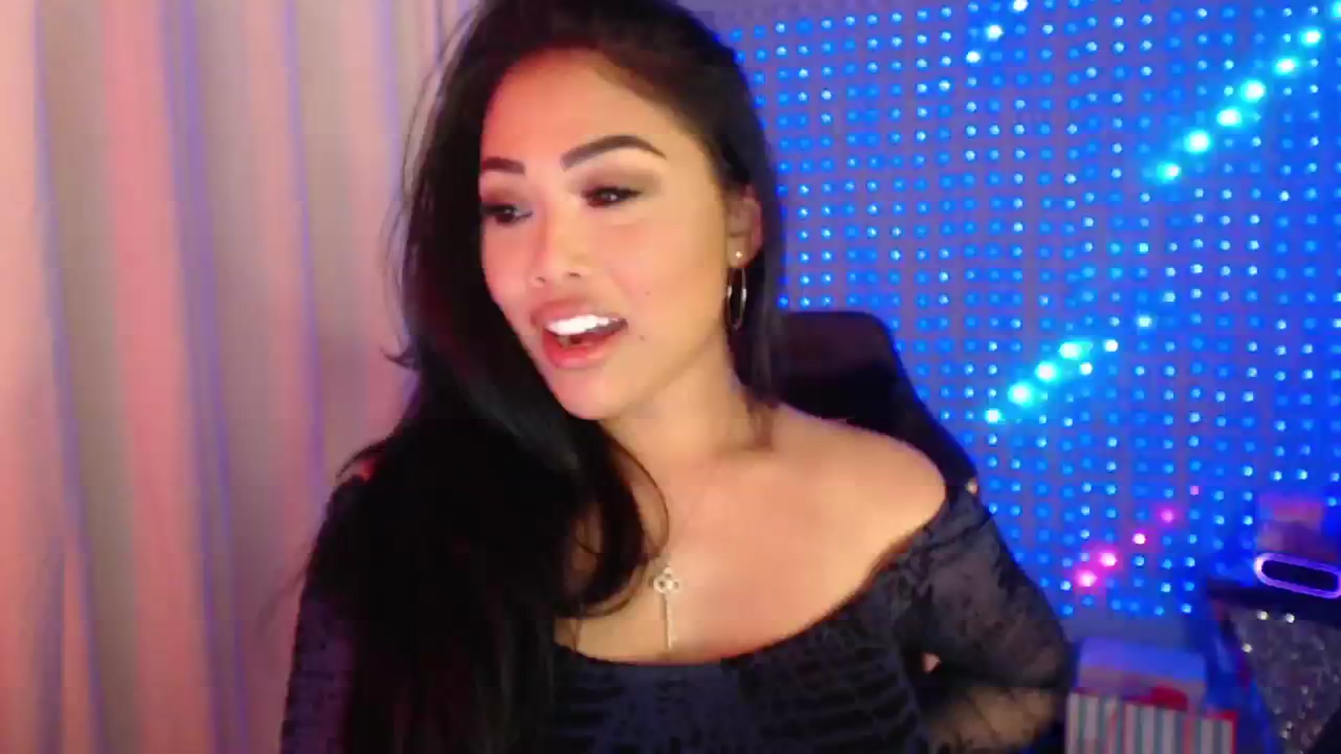 Gallery image thumbnail from SinCityVEE's myfreecams stream on, 05/01/2024, 08:51 image 9 of 20