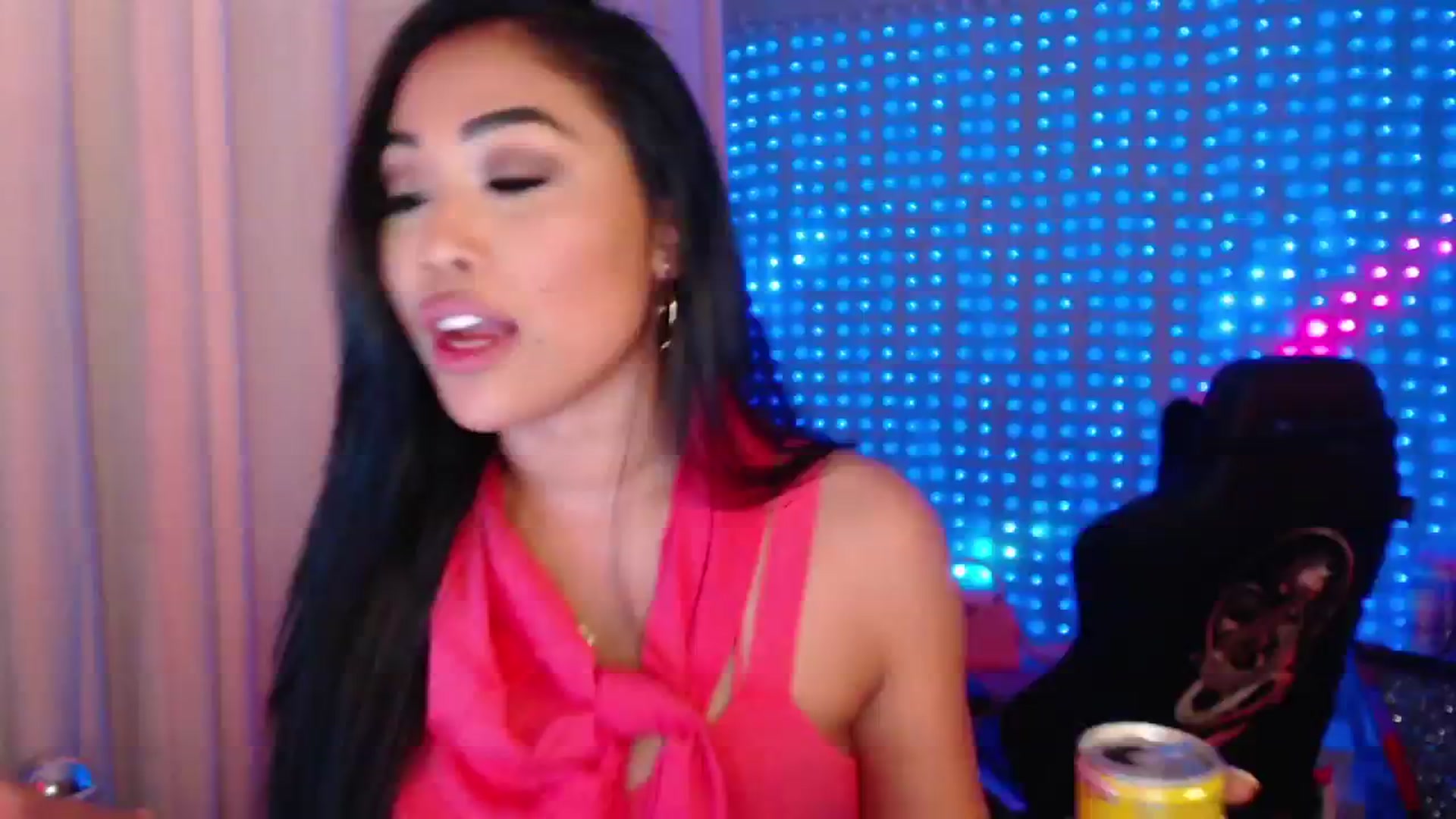 Gallery image thumbnail from SinCityVEE's myfreecams stream on, 05/04/2024, 08:20 image 16 of 20