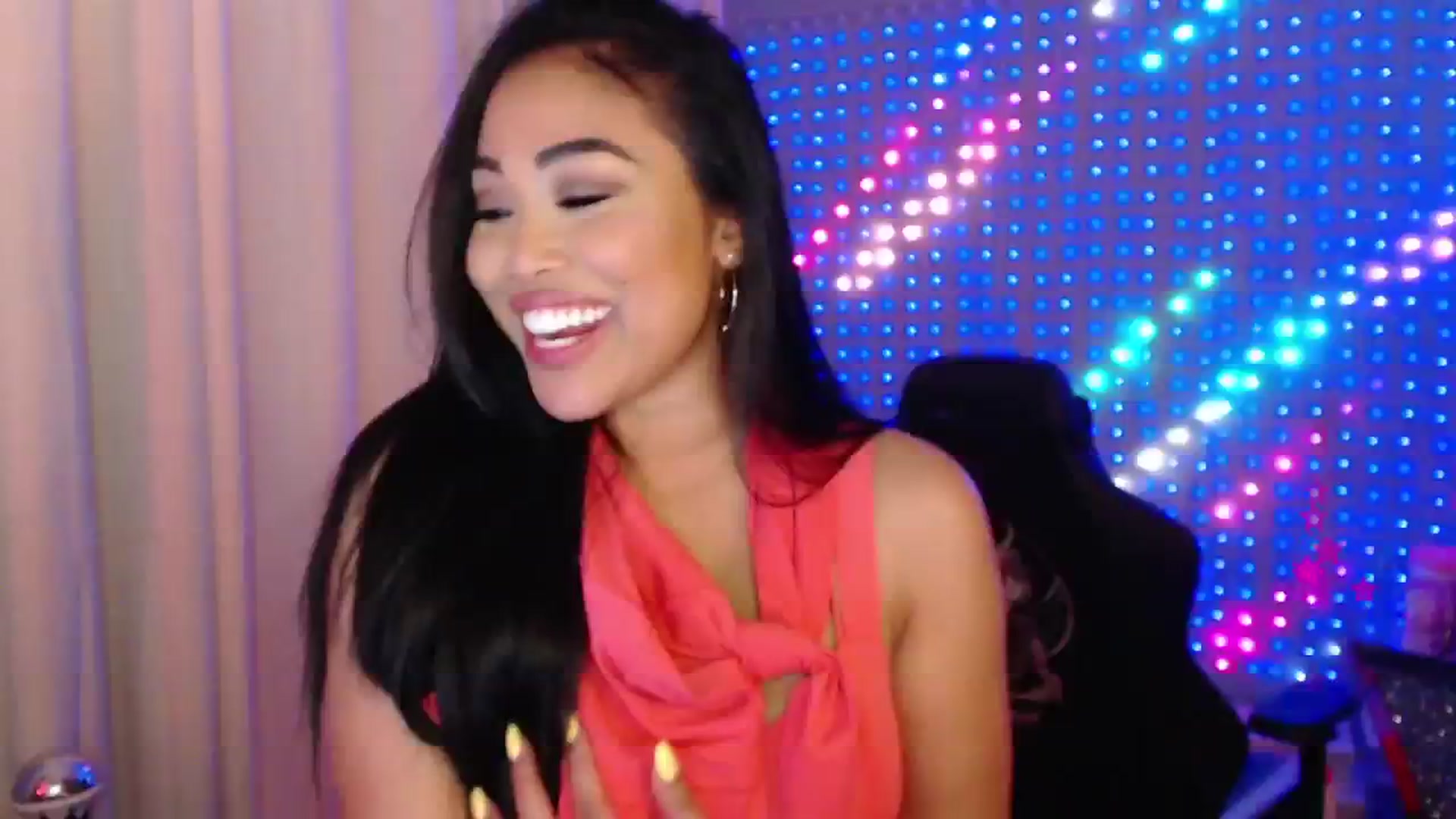Gallery image thumbnail from SinCityVEE's myfreecams stream on, 05/04/2024, 08:20 image 18 of 20