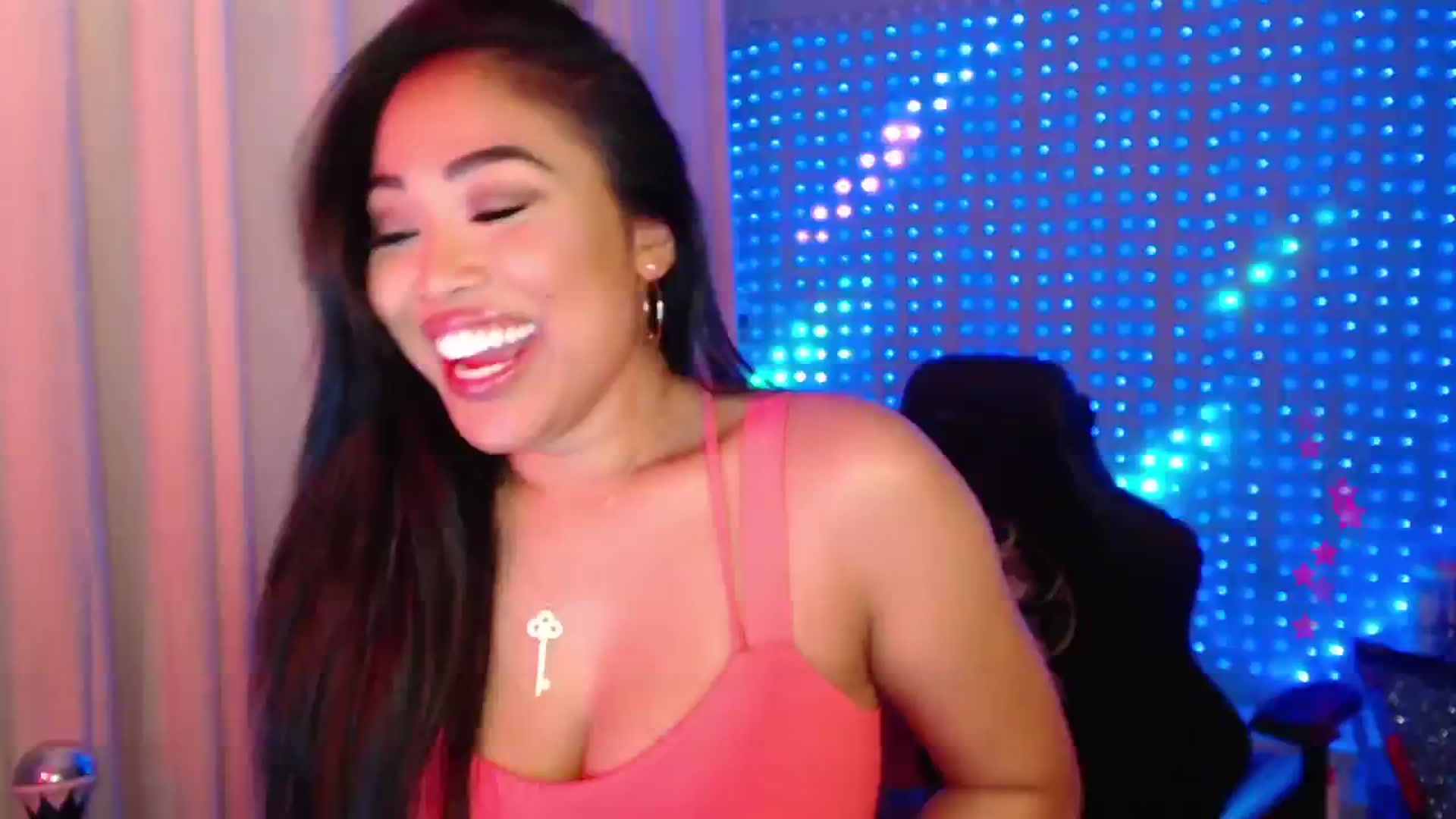 Gallery image thumbnail from SinCityVEE's myfreecams stream on, 05/04/2024, 08:40 image 3 of 20