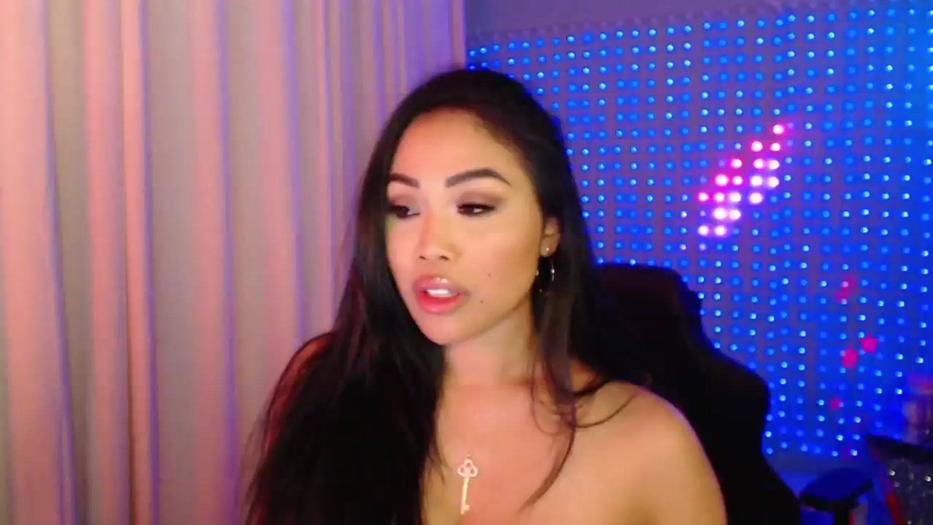 Gallery image thumbnail from SinCityVEE's myfreecams stream on, 05/04/2024, 08:40 image 10 of 20