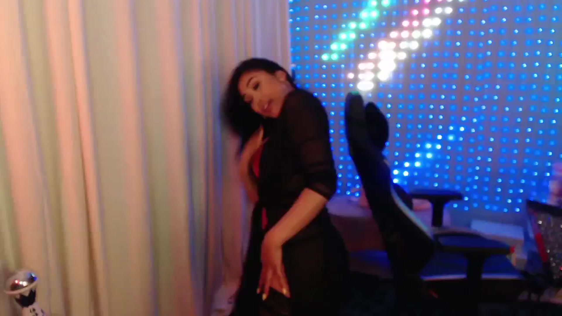 Gallery image thumbnail from SinCityVEE's myfreecams stream on, 05/04/2024, 09:28 image 7 of 20