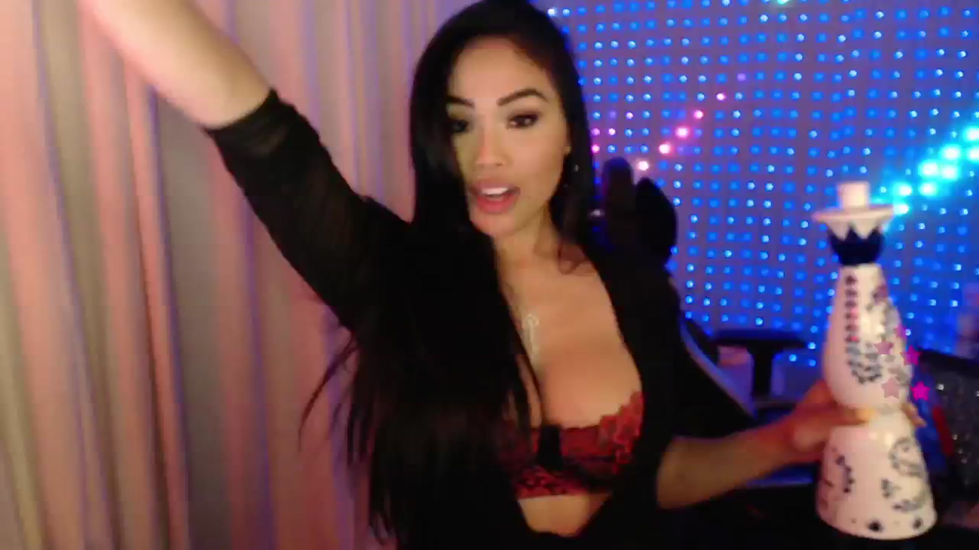 Gallery image thumbnail from SinCityVEE's myfreecams stream on, 05/04/2024, 09:28 image 13 of 20