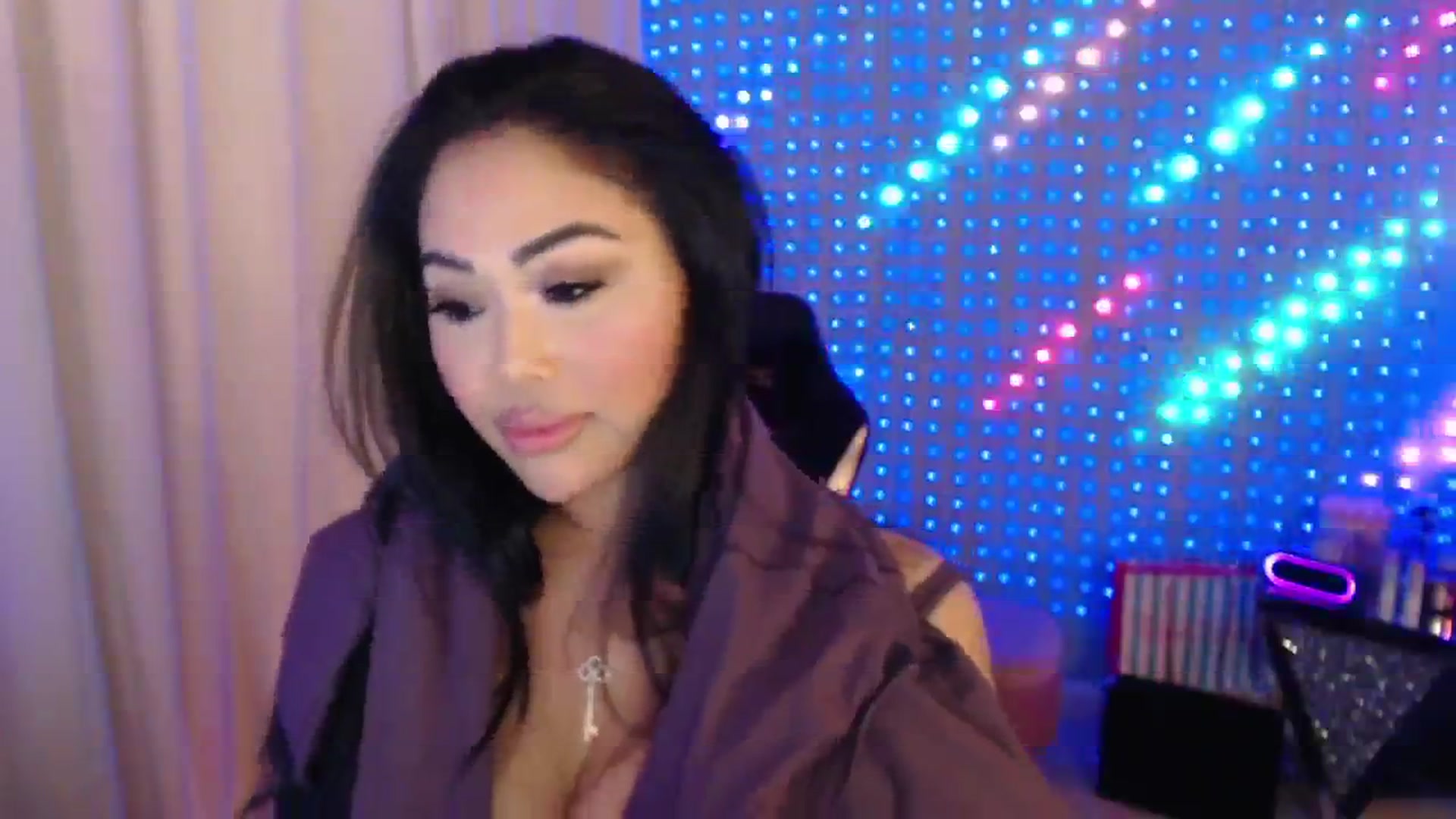 Gallery image thumbnail from SinCityVEE's myfreecams stream on, 05/11/2024, 10:27 image 15 of 20