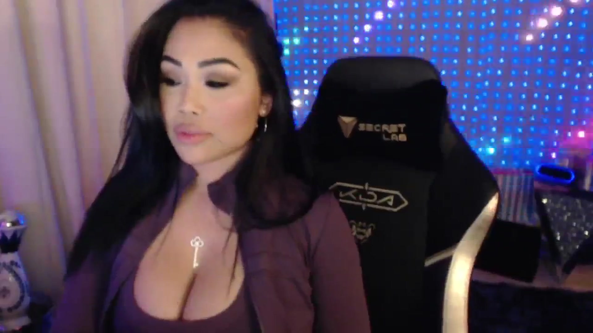 Gallery image thumbnail from SinCityVEE's myfreecams stream on, 05/11/2024, 10:27 image 8 of 20