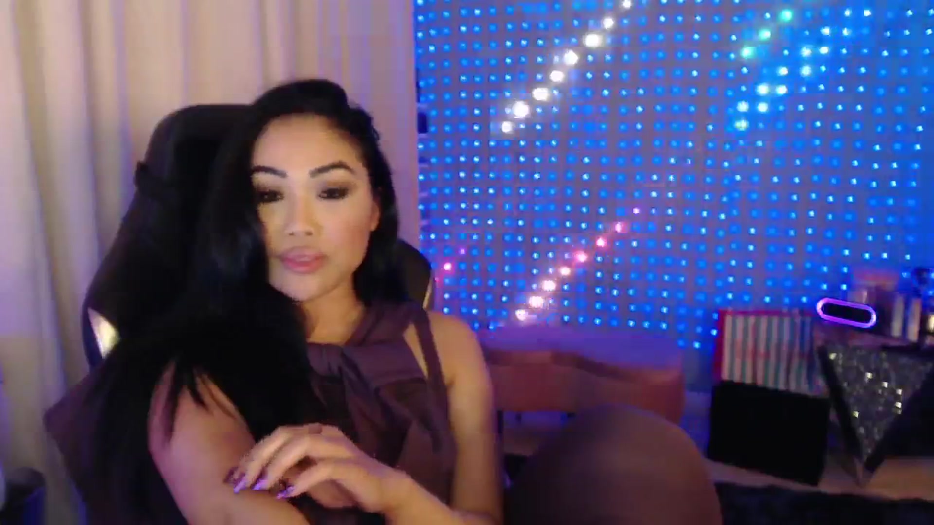 Gallery image thumbnail from SinCityVEE's myfreecams stream on, 05/11/2024, 10:27 image 18 of 20