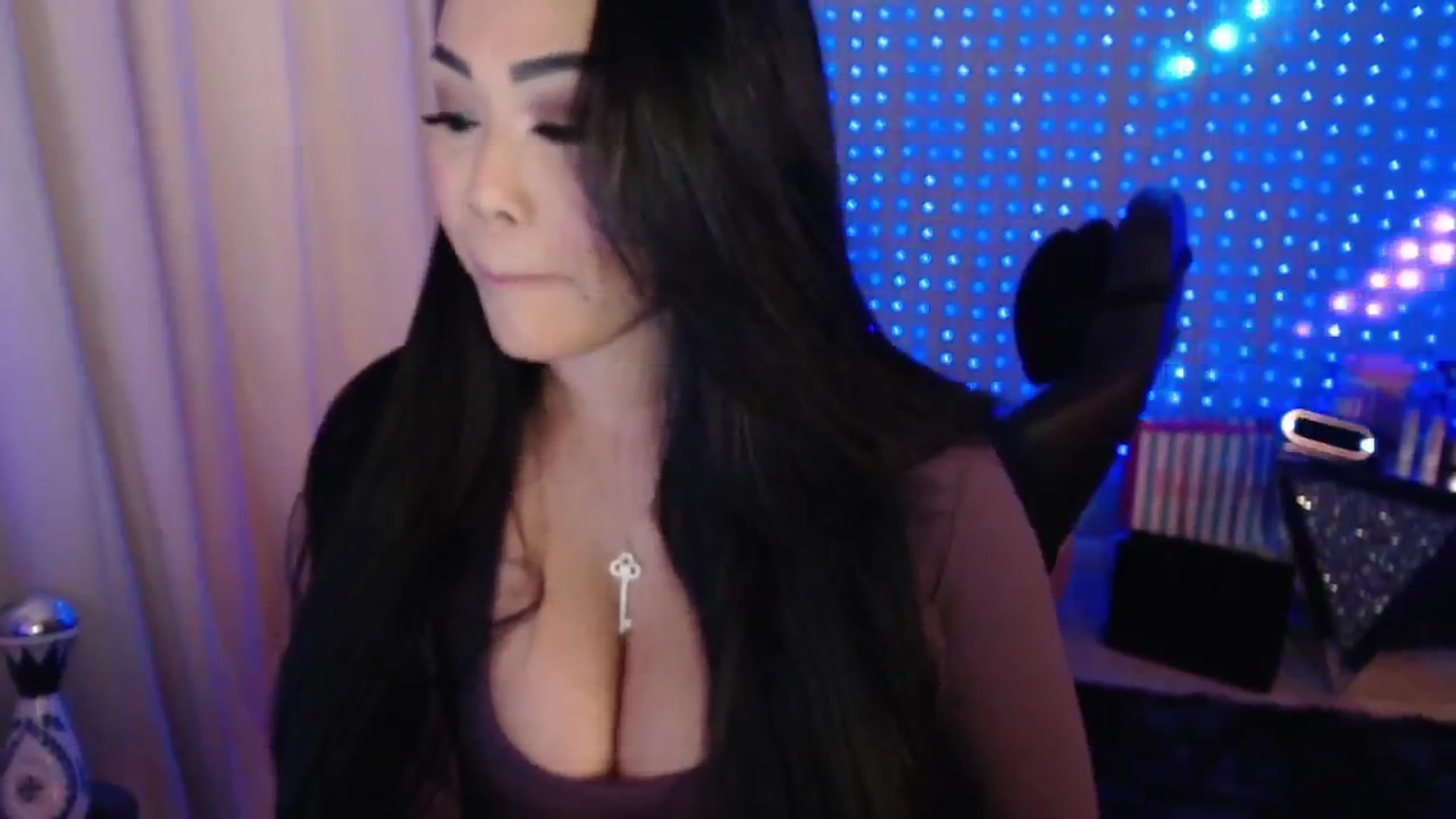 Gallery image thumbnail from SinCityVEE's myfreecams stream on, 05/11/2024, 10:27 image 9 of 20