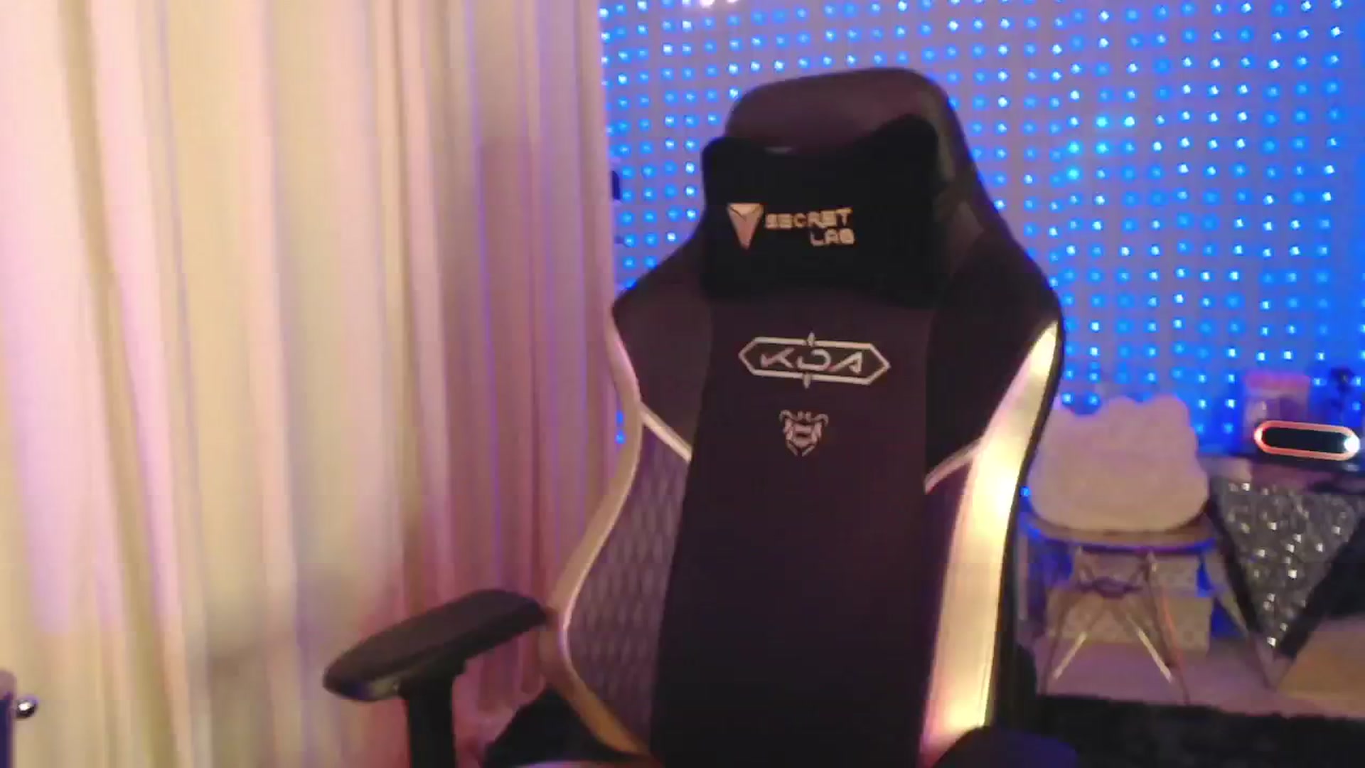 Gallery image thumbnail from SinCityVEE's myfreecams stream on, 05/13/2024, 07:05 image 13 of 20