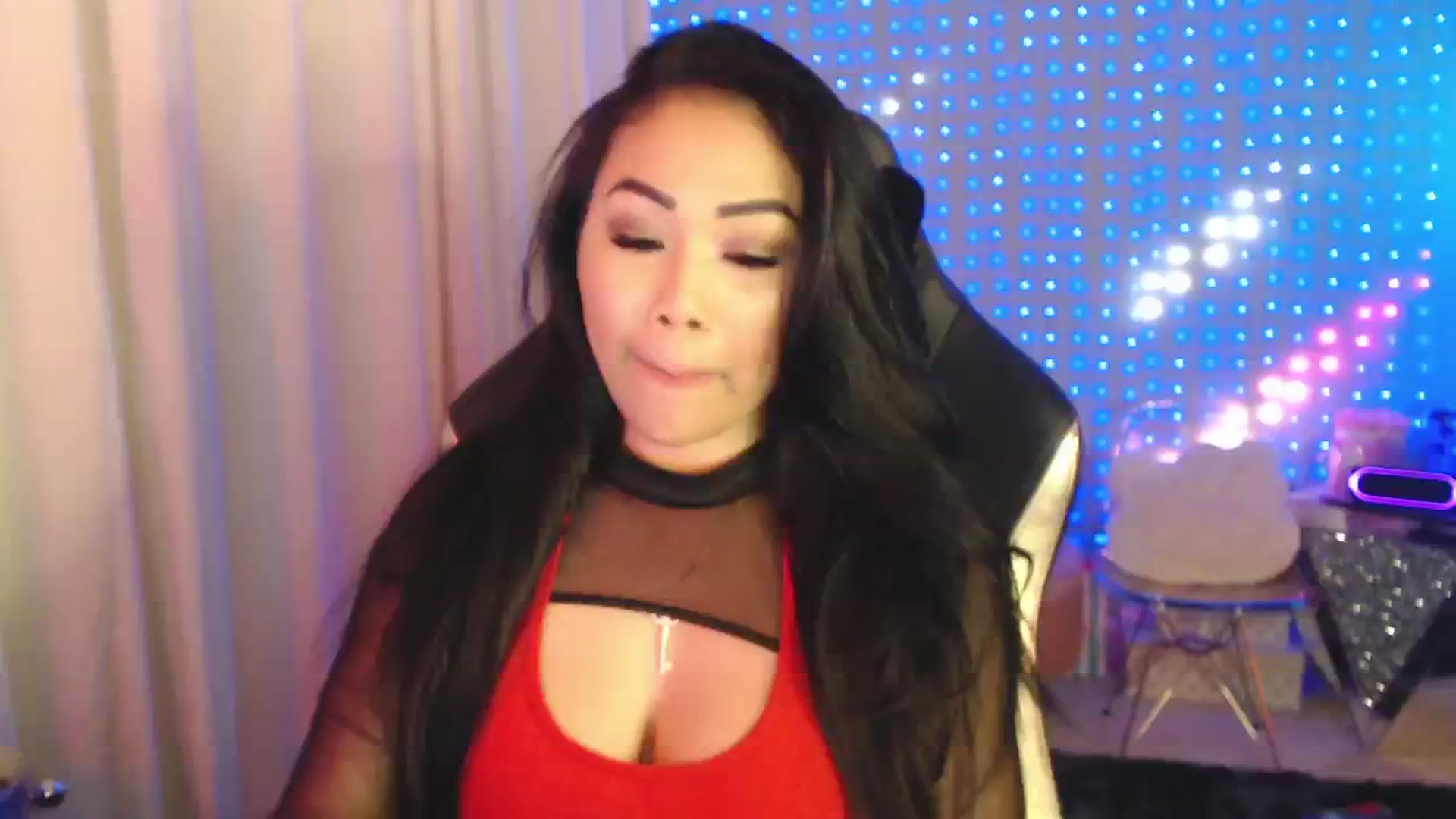 Gallery image thumbnail from SinCityVEE's myfreecams stream on, 05/13/2024, 07:05 image 19 of 20