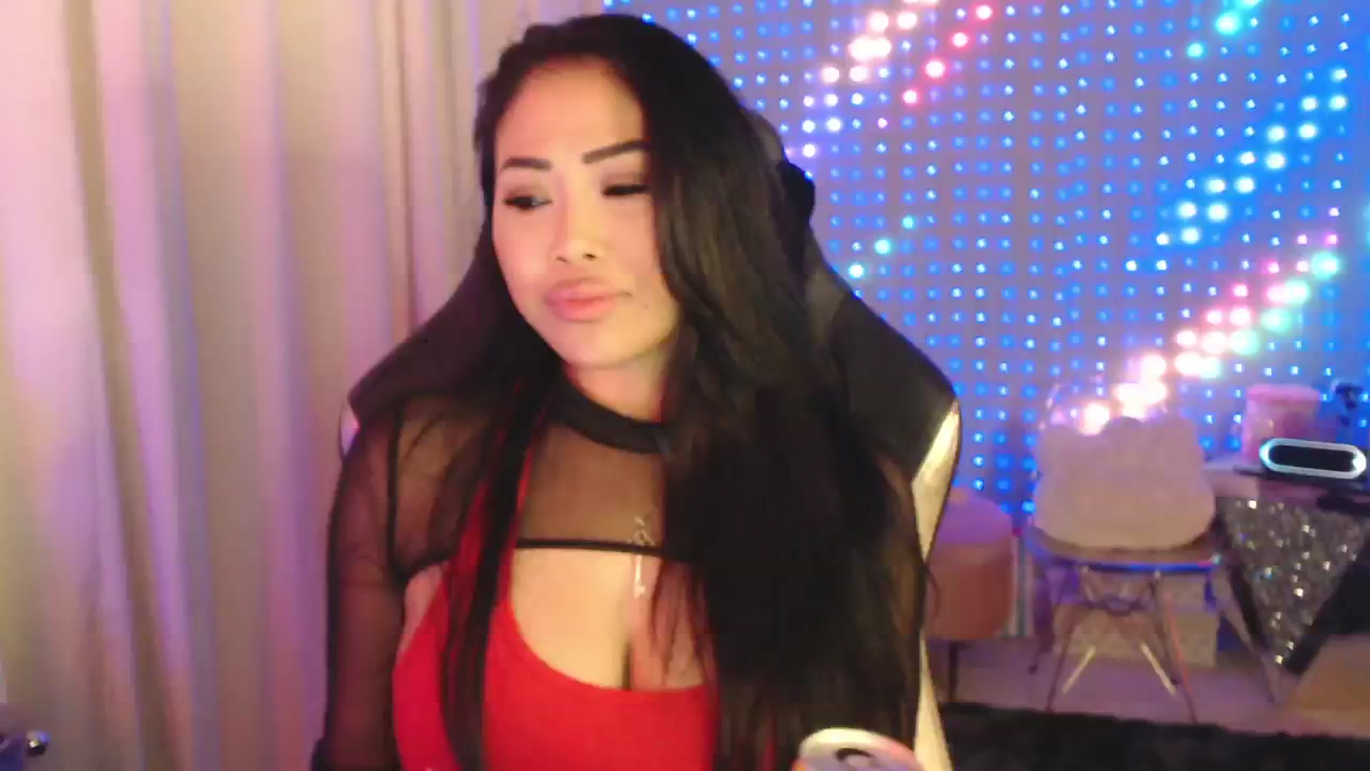 Gallery image thumbnail from SinCityVEE's myfreecams stream on, 05/13/2024, 07:05 image 16 of 20