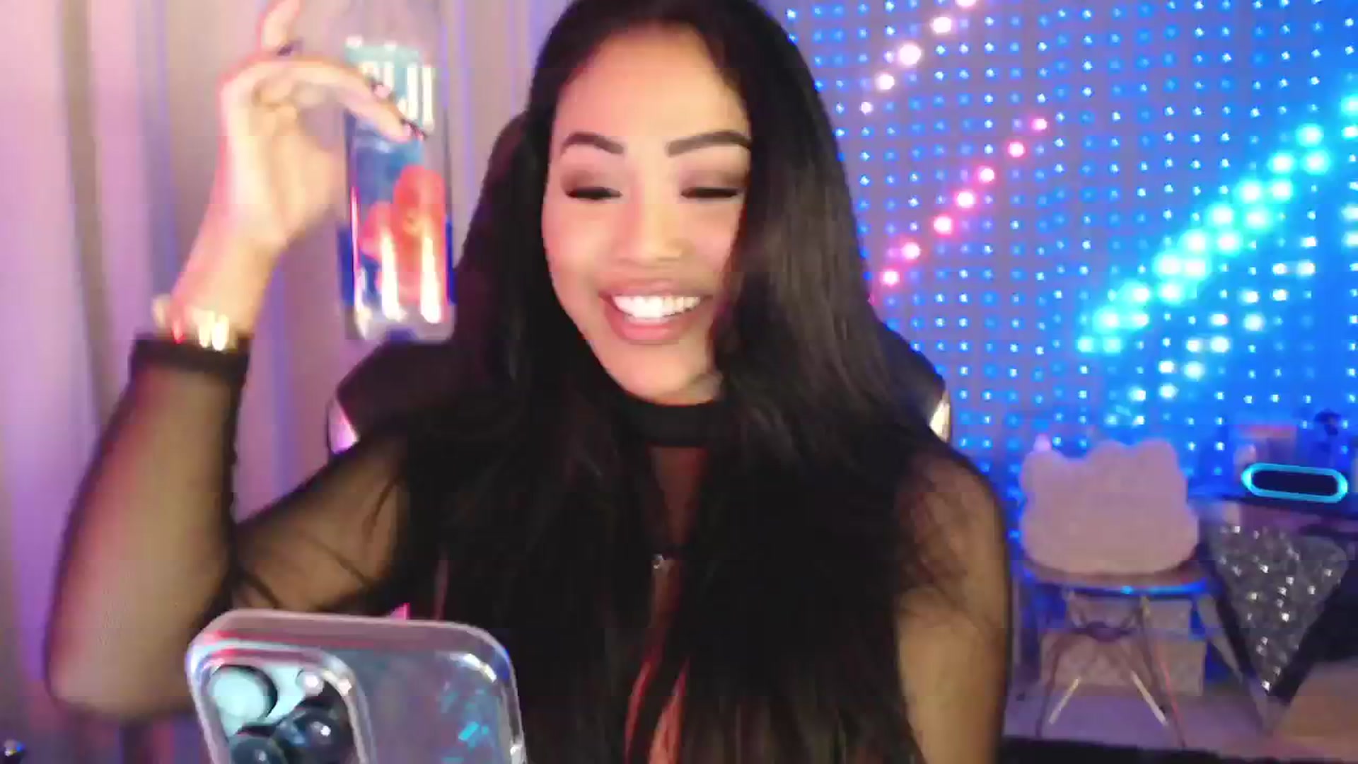 Gallery image thumbnail from SinCityVEE's myfreecams stream on, 05/13/2024, 07:05 image 10 of 20