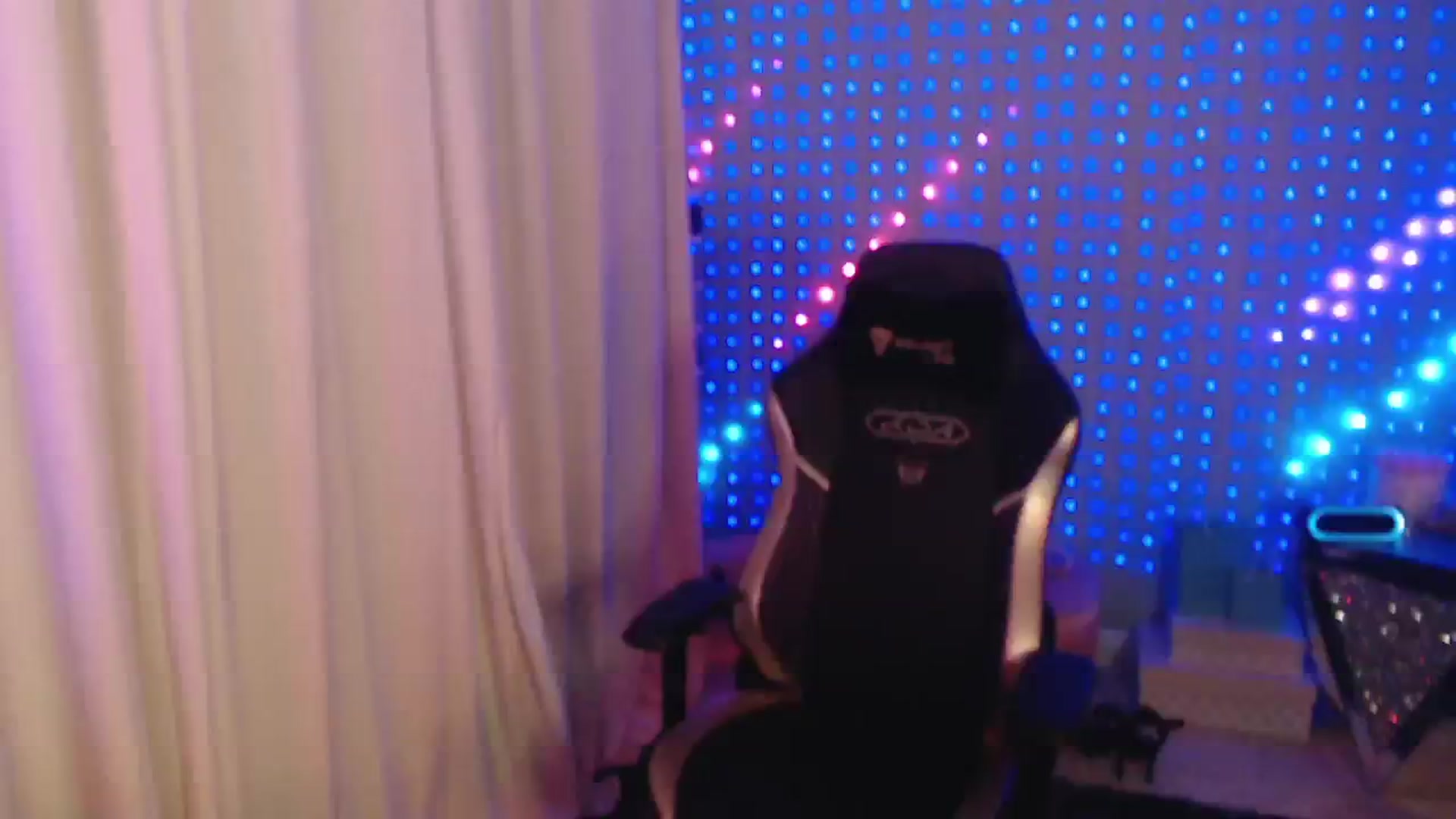 Gallery image thumbnail from SinCityVEE's myfreecams stream on, 05/18/2024, 08:02 image 9 of 20