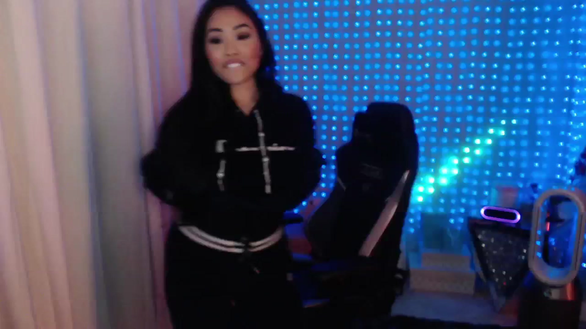 Gallery image thumbnail from SinCityVEE's myfreecams stream on, 05/25/2024, 06:54 image 11 of 20