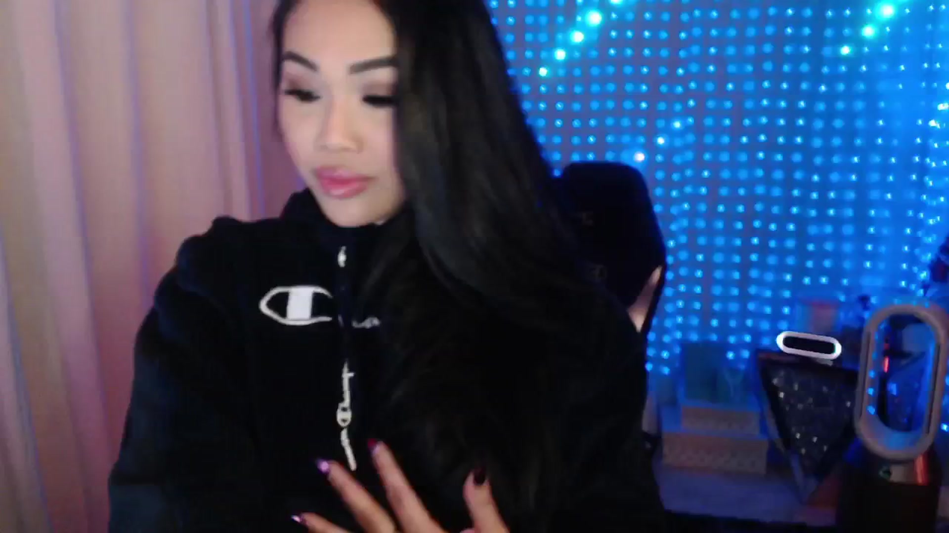 Gallery image thumbnail from SinCityVEE's myfreecams stream on, 05/25/2024, 06:54 image 17 of 20