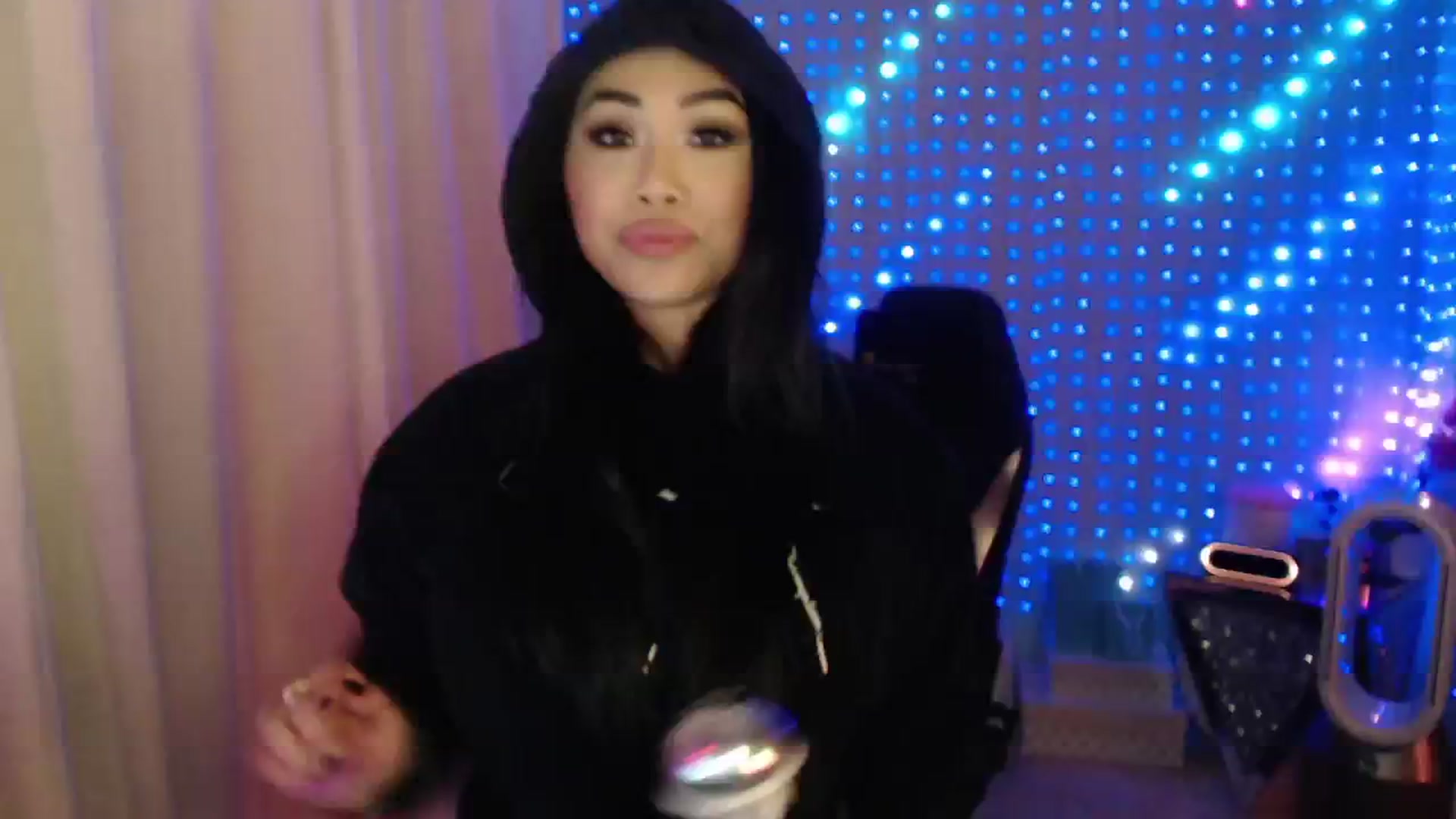 Gallery image thumbnail from SinCityVEE's myfreecams stream on, 05/25/2024, 06:54 image 8 of 20