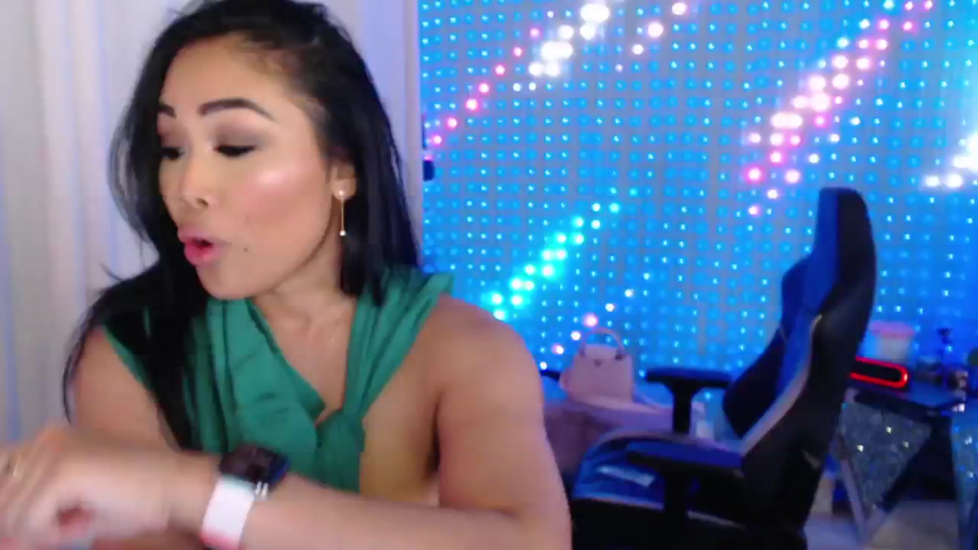 Gallery image thumbnail from SinCityVEE's myfreecams stream on, 06/01/2024, 09:52 image 18 of 20