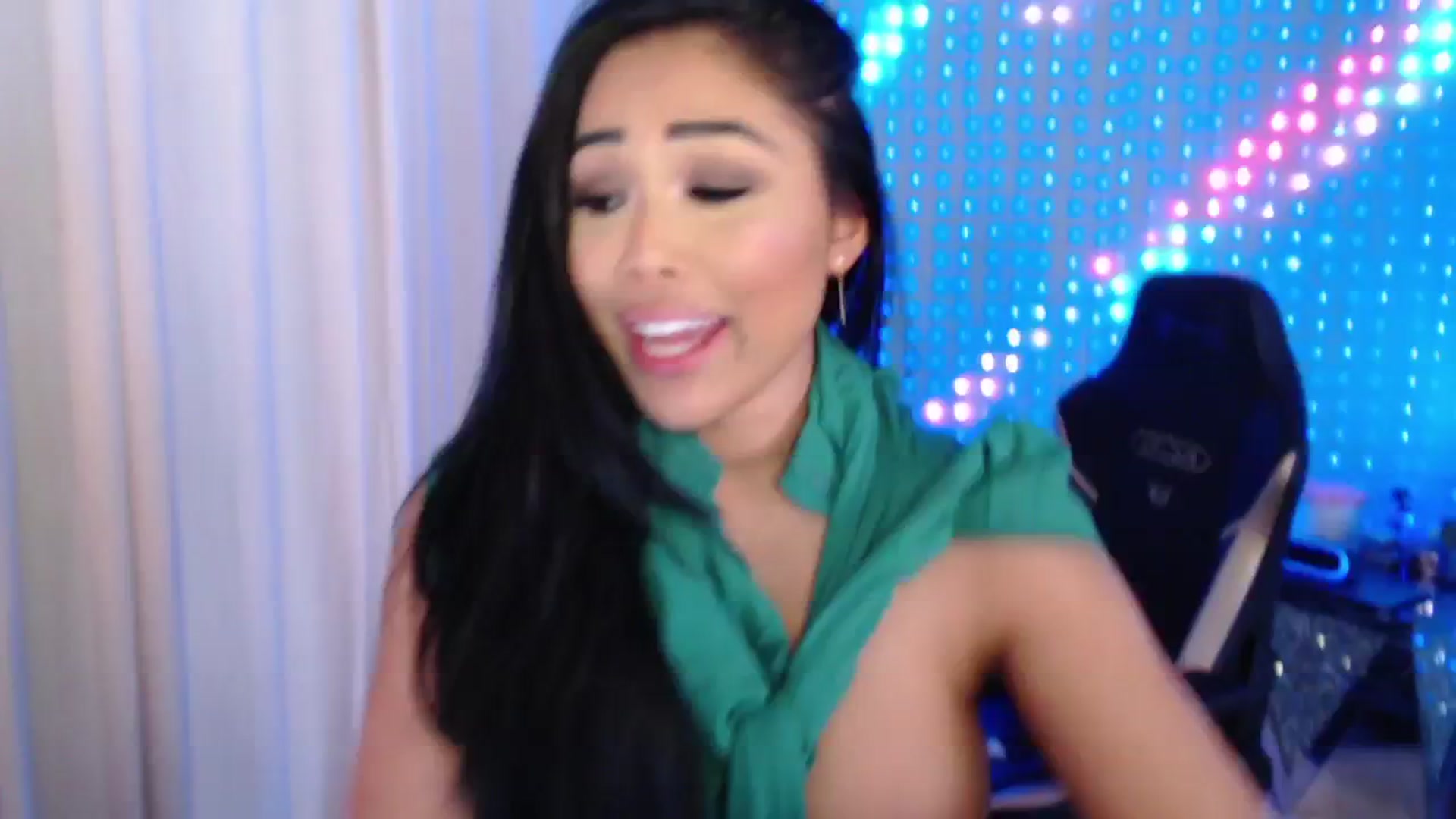 Gallery image thumbnail from SinCityVEE's myfreecams stream on, 06/01/2024, 09:52 image 16 of 20