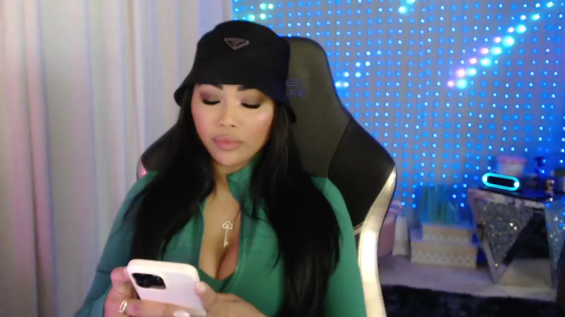 Gallery image thumbnail from SinCityVEE's myfreecams stream on, 06/01/2024, 09:52 image 2 of 20