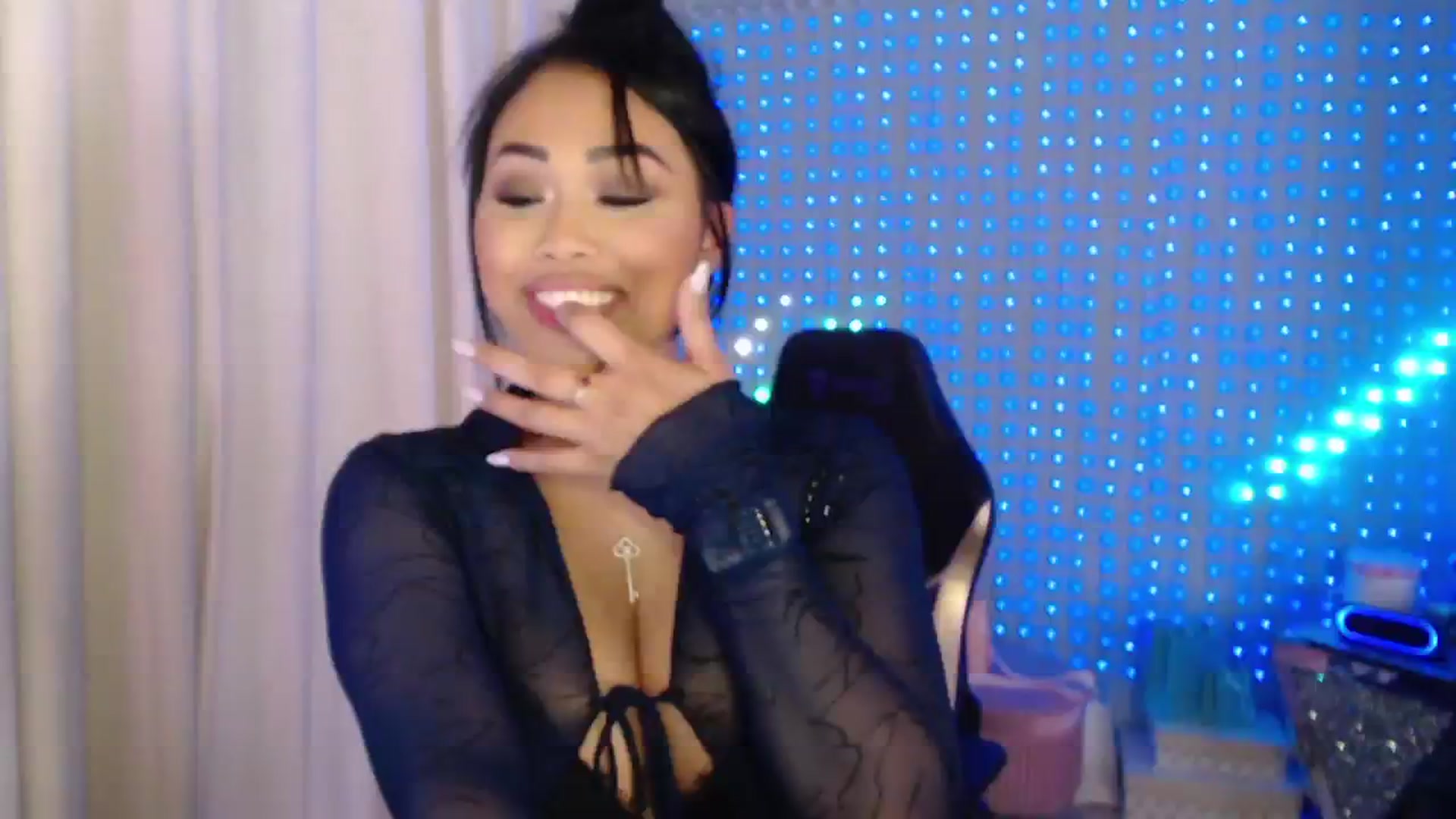 Gallery image thumbnail from SinCityVEE's myfreecams stream on, 06/02/2024, 10:08 image 6 of 20
