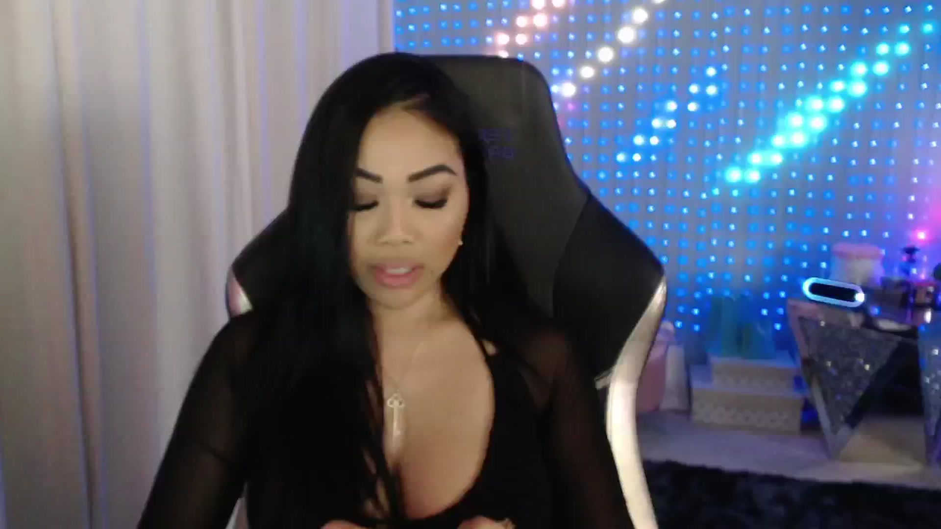Gallery image thumbnail from SinCityVEE's myfreecams stream on, 06/03/2024, 08:40 image 20 of 20