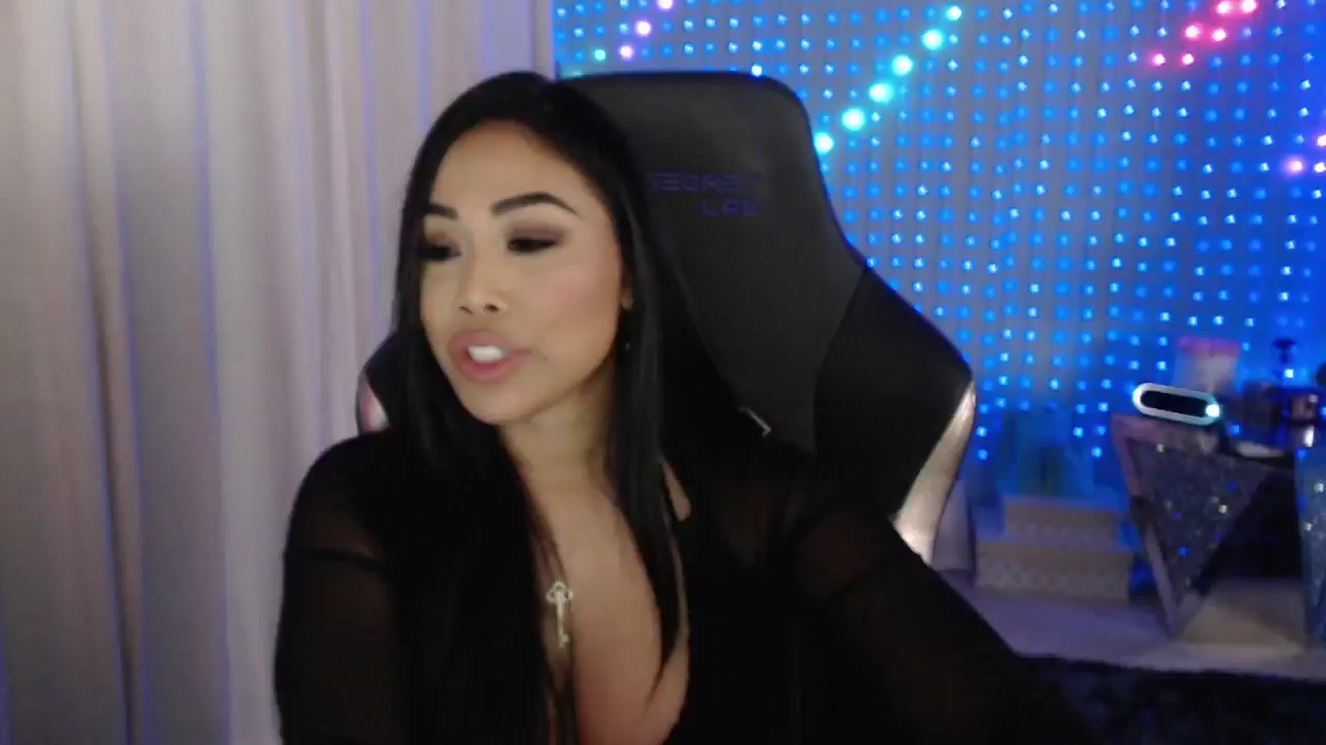 Gallery image thumbnail from SinCityVEE's myfreecams stream on, 06/03/2024, 08:40 image 18 of 20