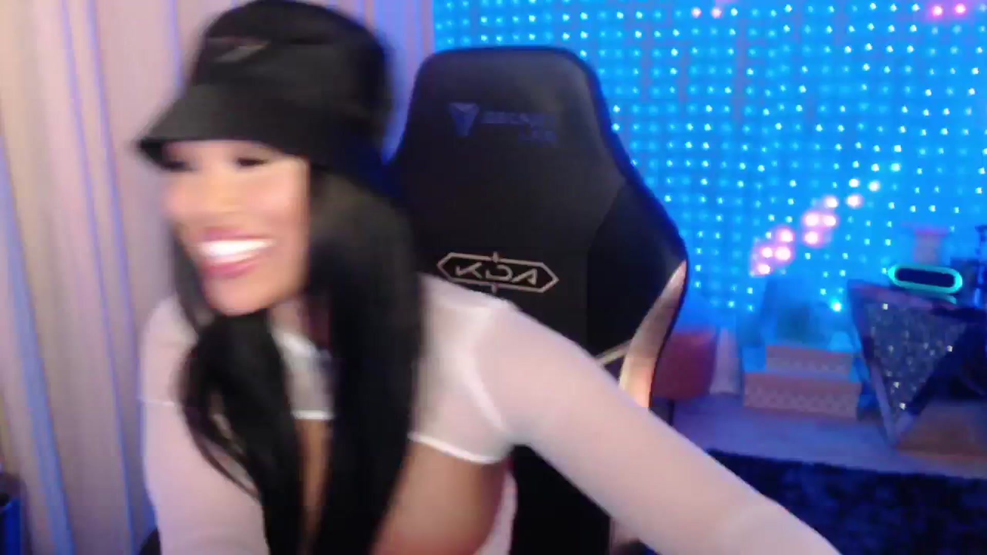 Gallery image thumbnail from SinCityVEE's myfreecams stream on, 06/08/2024, 07:26 image 9 of 20