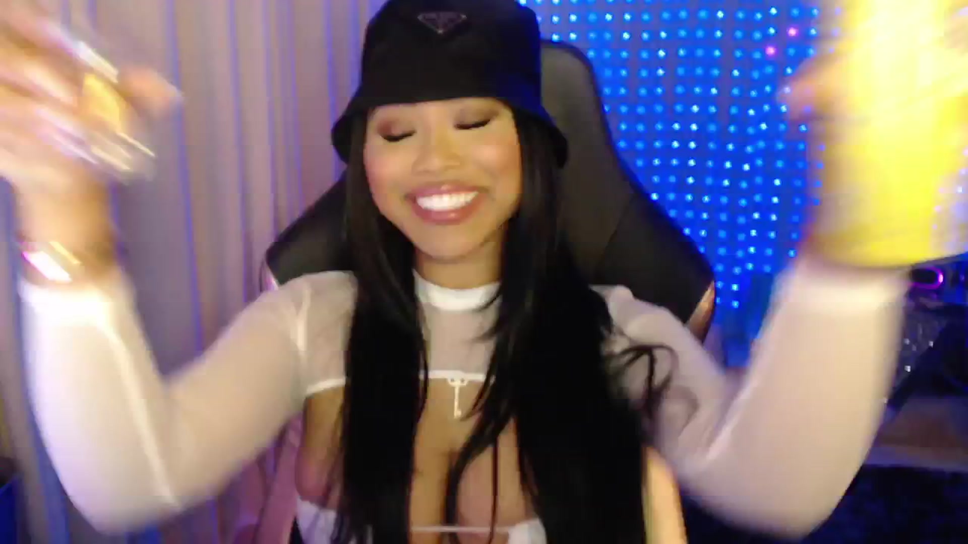 Gallery image thumbnail from SinCityVEE's myfreecams stream on, 06/08/2024, 07:26 image 11 of 20