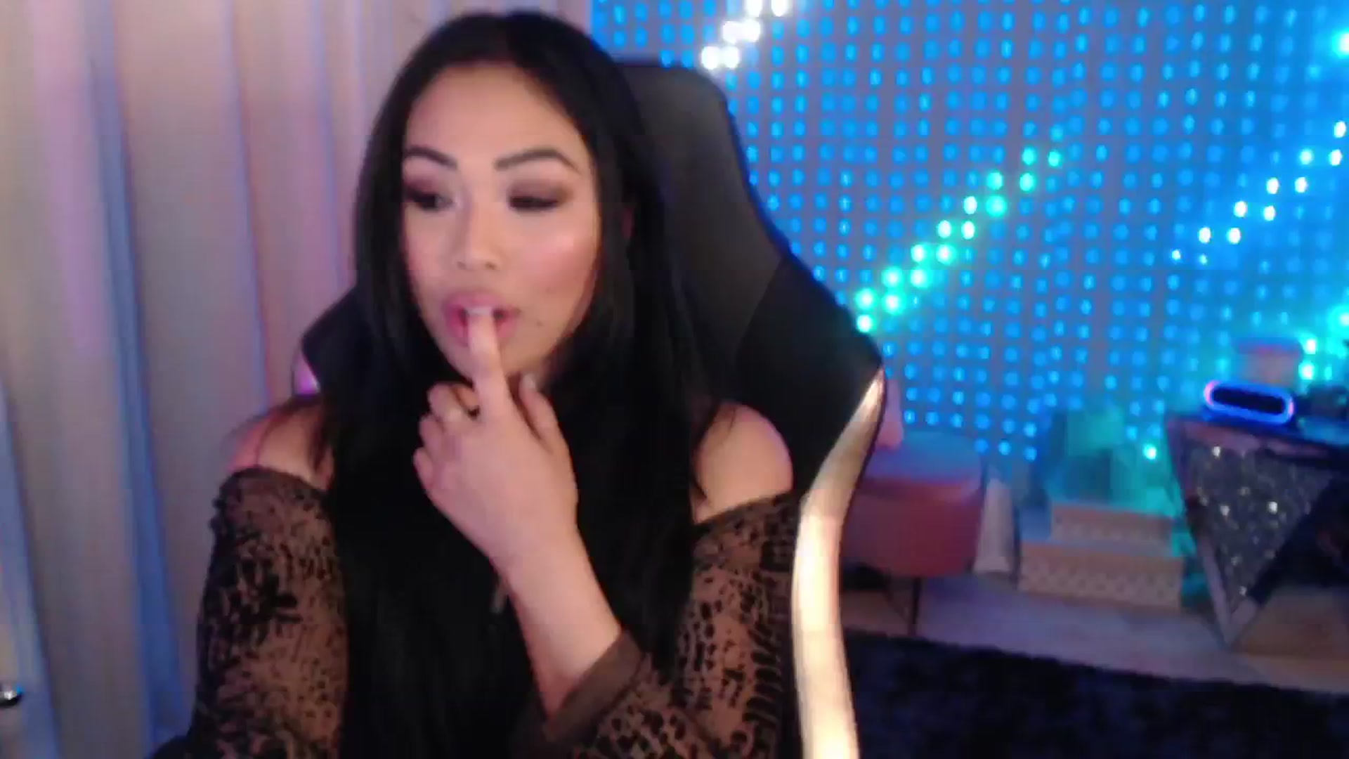 Gallery image thumbnail from SinCityVEE's myfreecams stream on, 06/09/2024, 10:02 image 7 of 20