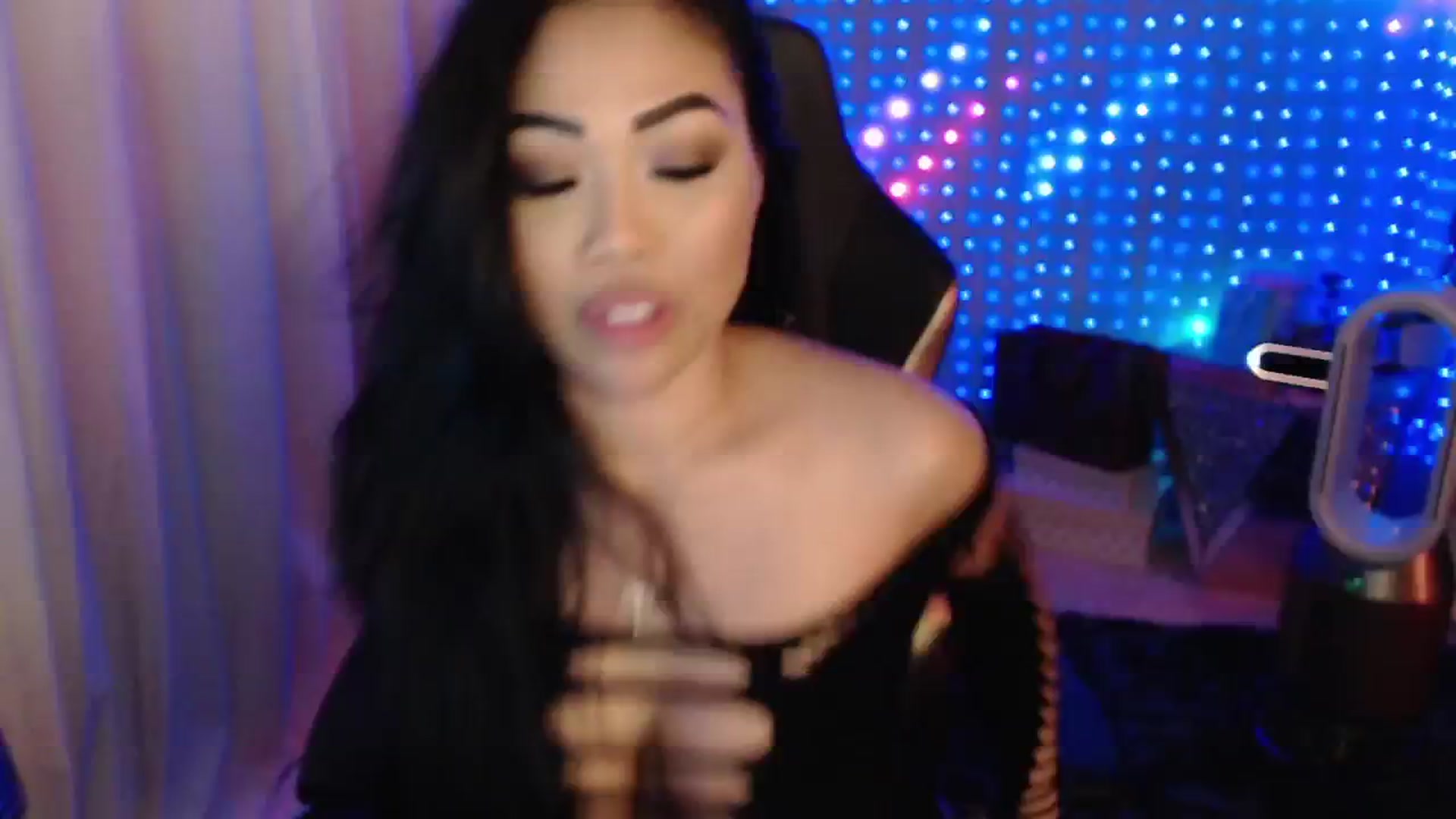 Gallery image thumbnail from SinCityVEE's myfreecams stream on, 06/23/2024, 09:03 image 18 of 20