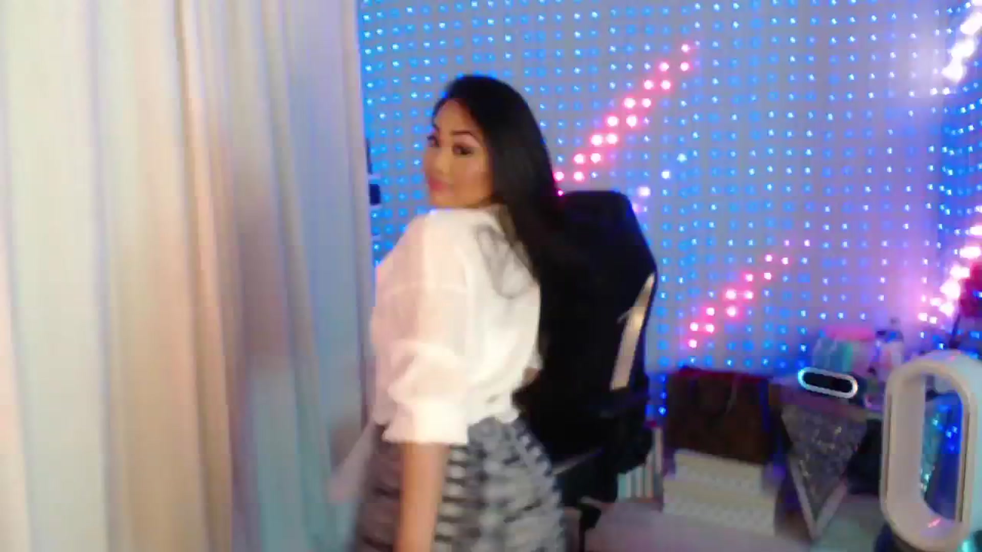 Gallery image thumbnail from SinCityVEE's myfreecams stream on, 06/27/2024, 07:44 image 11 of 20