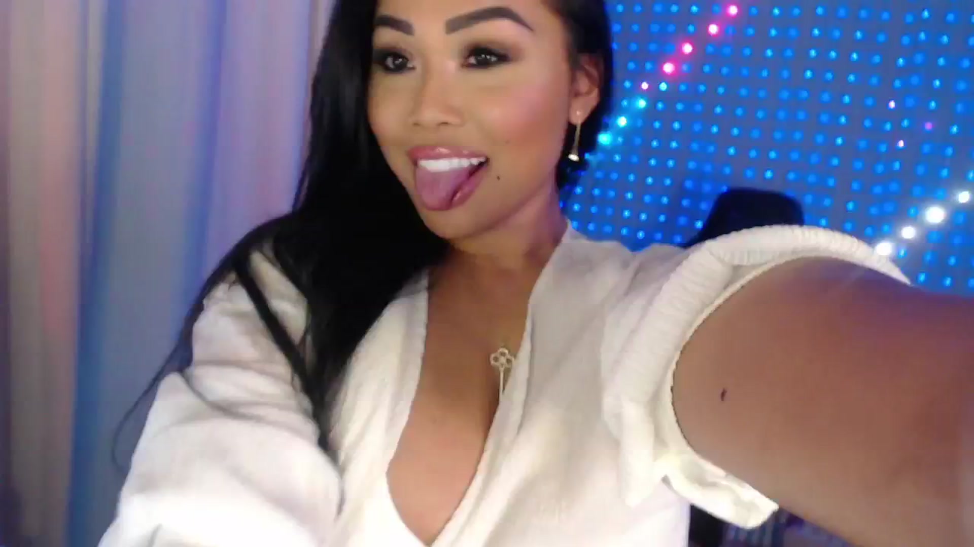 Gallery image thumbnail from SinCityVEE's myfreecams stream on, 06/27/2024, 07:44 image 9 of 20