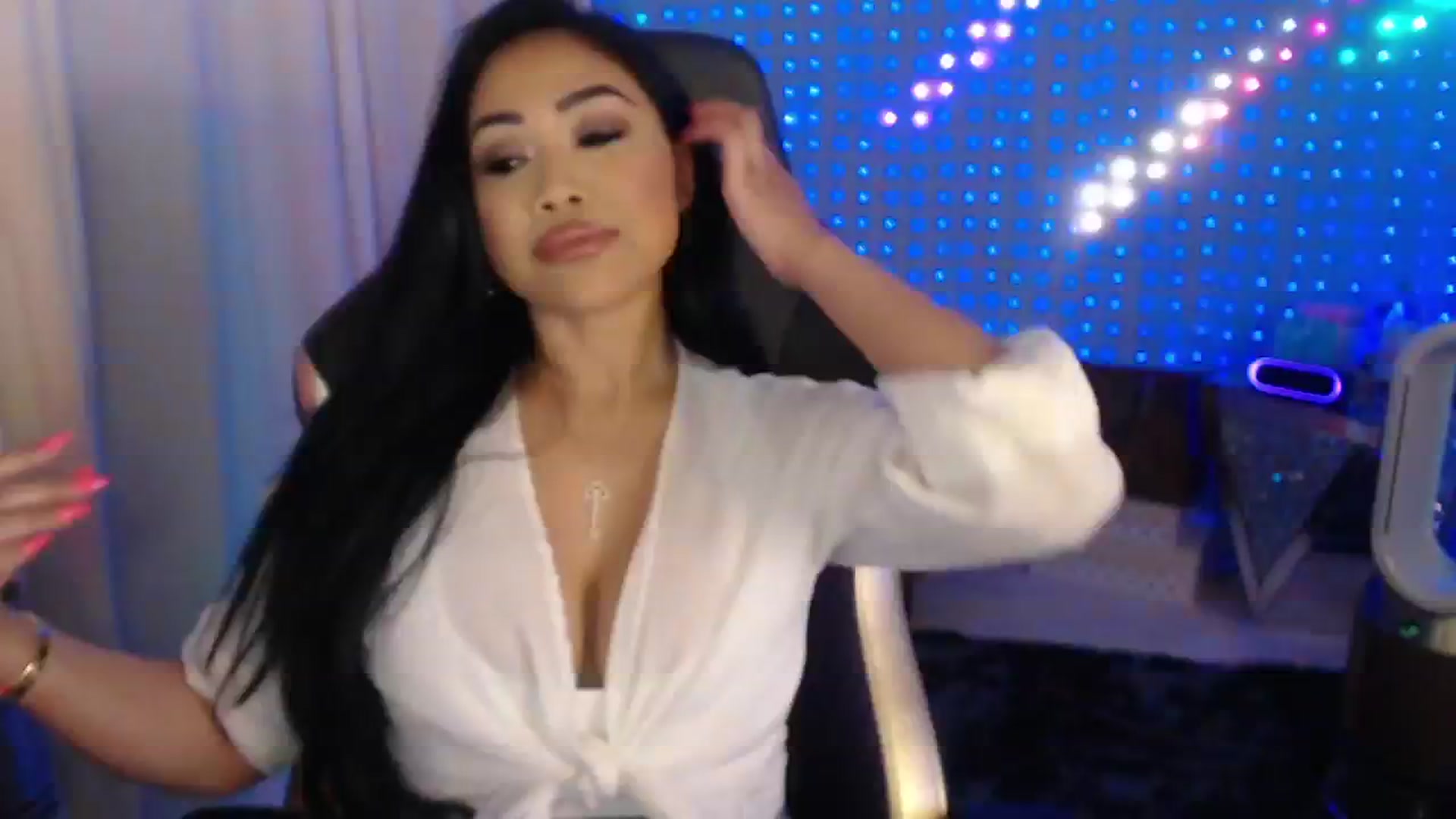 Gallery image thumbnail from SinCityVEE's myfreecams stream on, 06/27/2024, 07:44 image 3 of 20