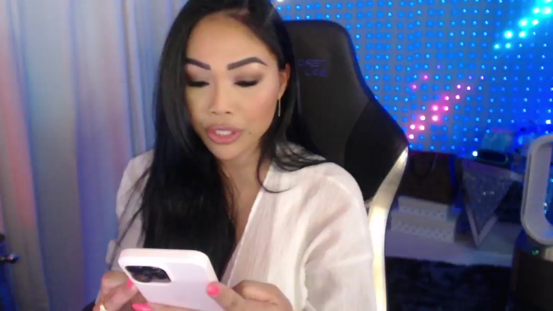Gallery image thumbnail from SinCityVEE's myfreecams stream on, 06/27/2024, 07:44 image 4 of 20