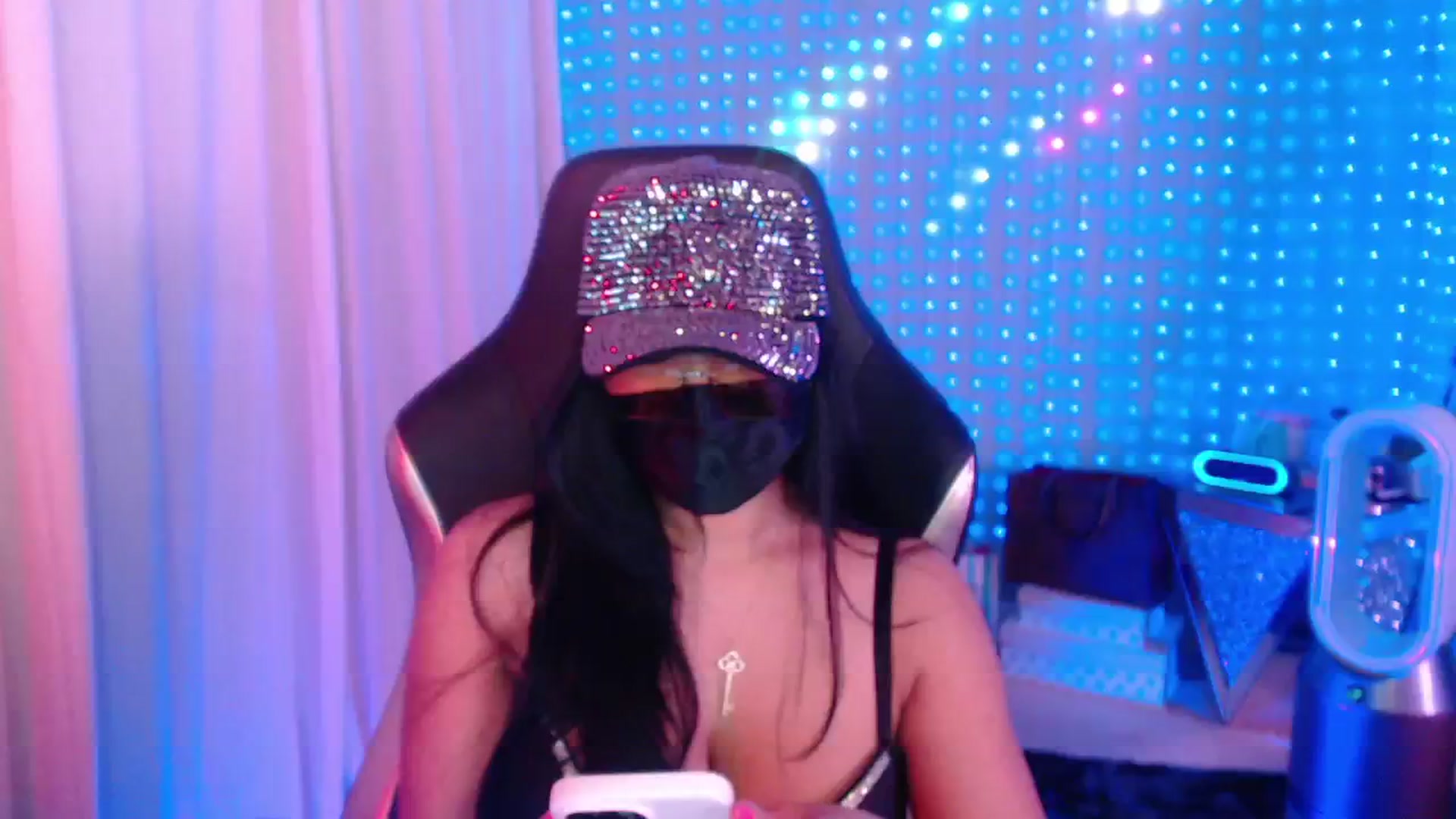 Gallery image thumbnail from SinCityVEE's myfreecams stream on, 06/29/2024, 11:14 image 15 of 20