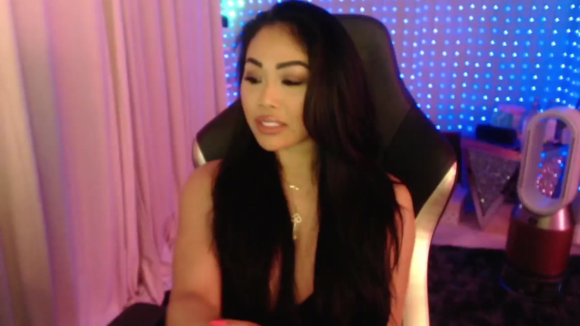 Gallery image thumbnail from SinCityVEE's myfreecams stream on, 06/30/2024, 09:05 image 5 of 20