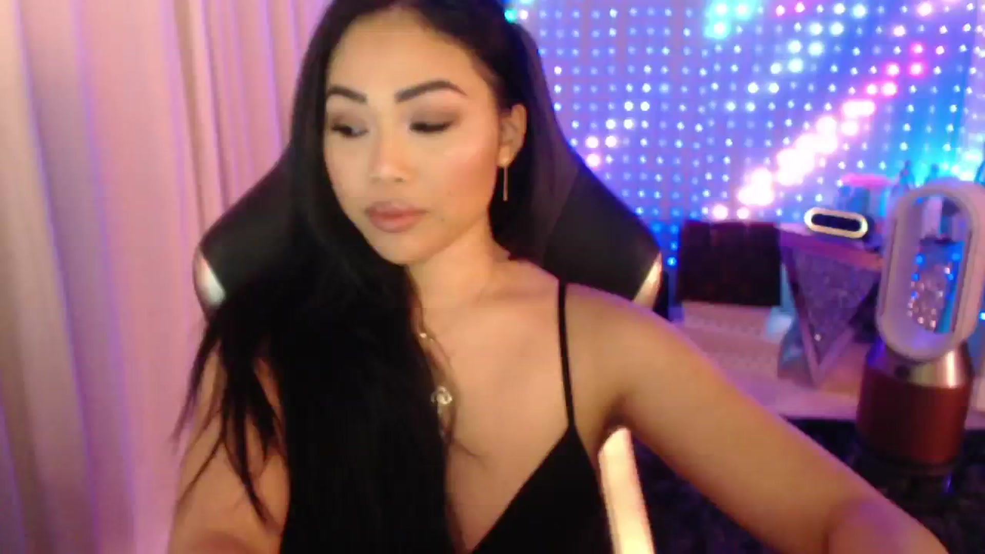 Gallery image thumbnail from SinCityVEE's myfreecams stream on, 06/30/2024, 09:05 image 1 of 20