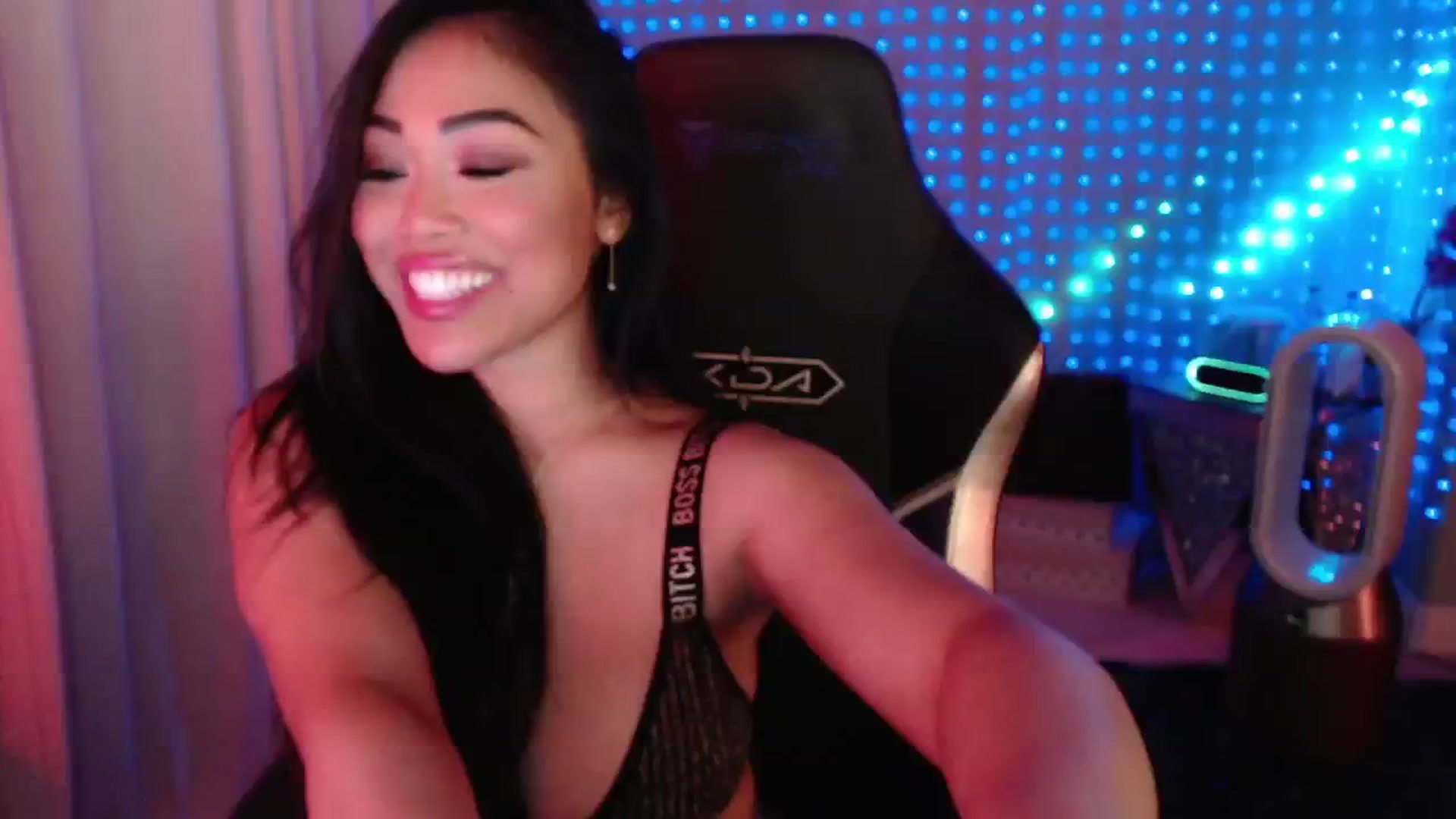Gallery image thumbnail from SinCityVEE's myfreecams stream on, 07/01/2024, 10:22 image 13 of 20