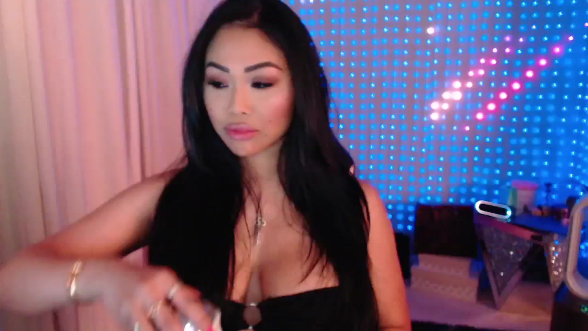 Gallery image thumbnail from SinCityVEE's myfreecams stream on, 07/06/2024, 09:28 image 5 of 20