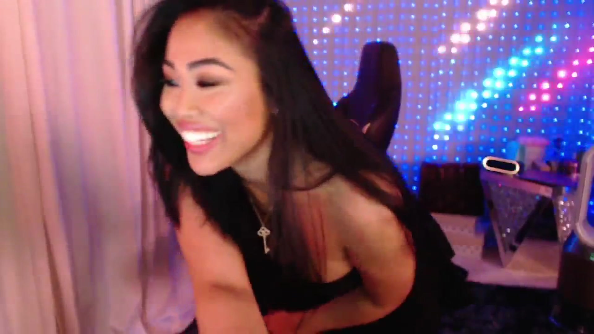 Gallery image thumbnail from SinCityVEE's myfreecams stream on, 07/06/2024, 09:28 image 16 of 20