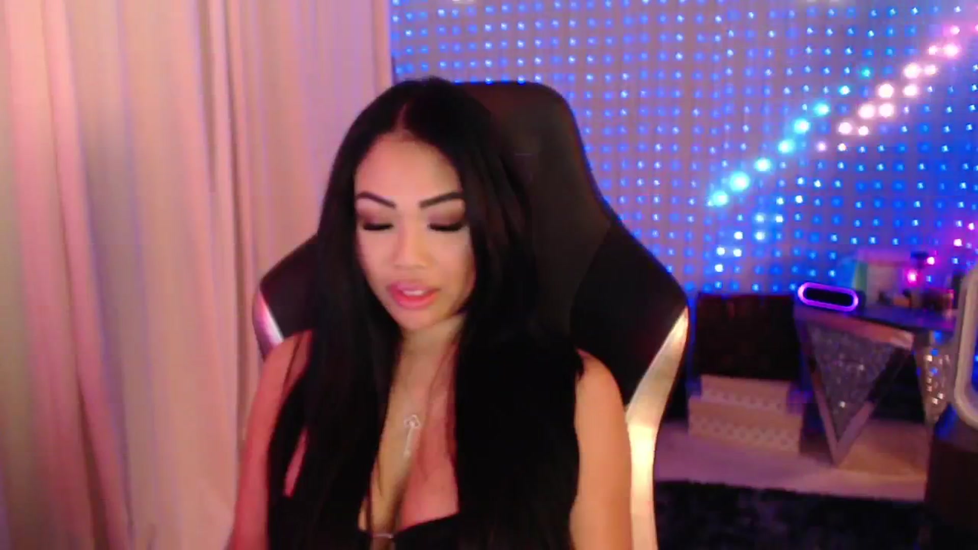 Gallery image thumbnail from SinCityVEE's myfreecams stream on, 07/06/2024, 09:28 image 9 of 20