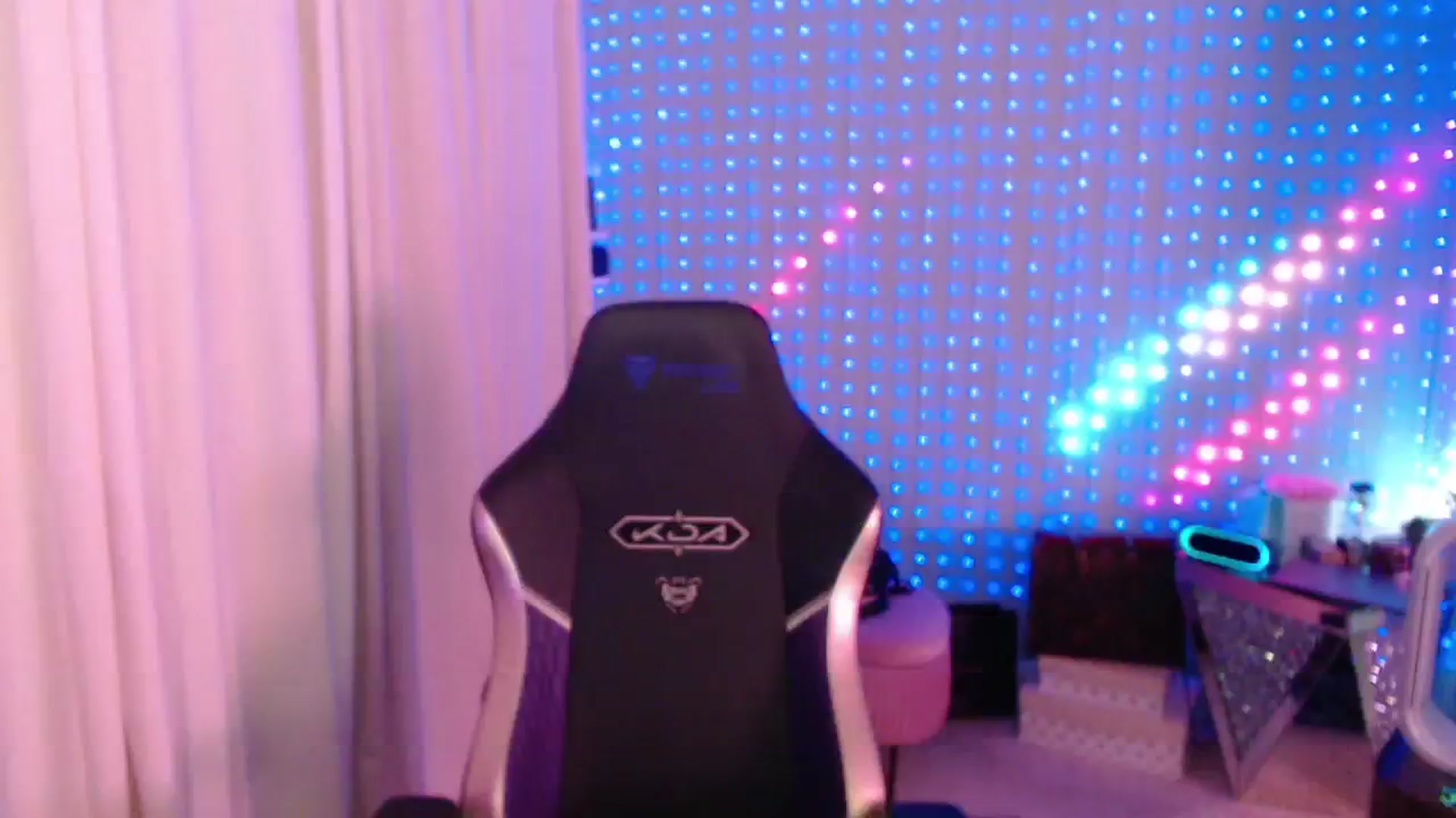 Gallery image thumbnail from SinCityVEE's myfreecams stream on, 07/06/2024, 09:28 image 3 of 20