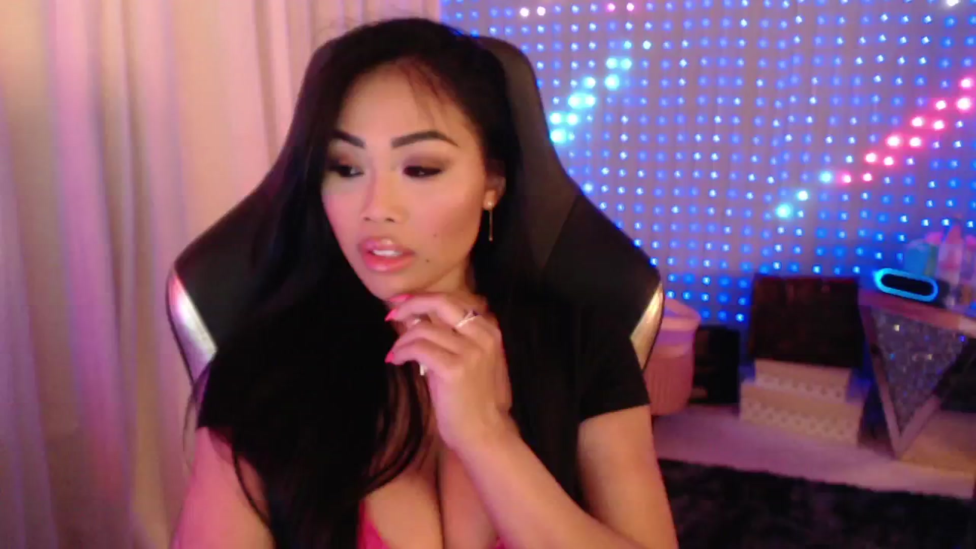 Gallery image thumbnail from SinCityVEE's myfreecams stream on, 07/09/2024, 08:00 image 20 of 20