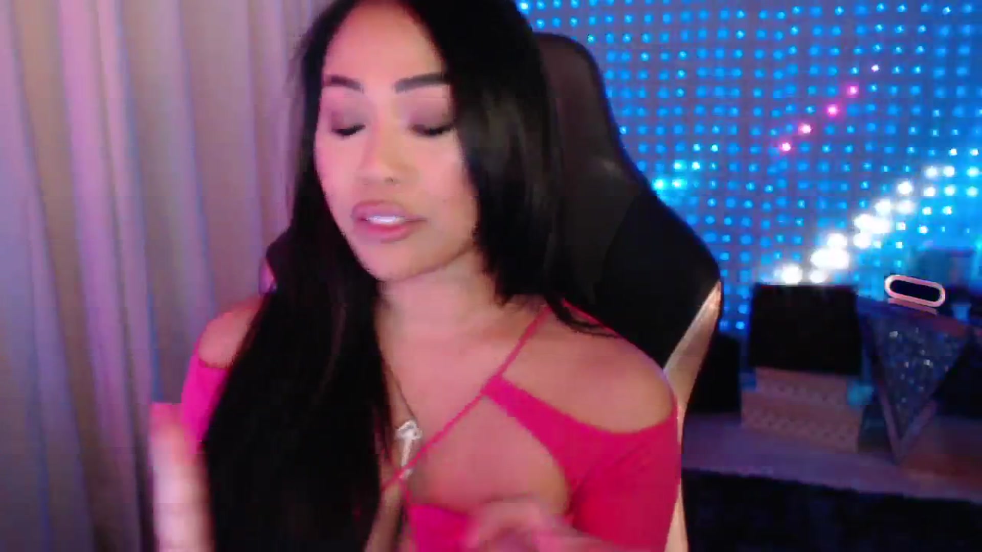 Gallery image thumbnail from SinCityVEE's myfreecams stream on, 07/13/2024, 10:17 image 5 of 20