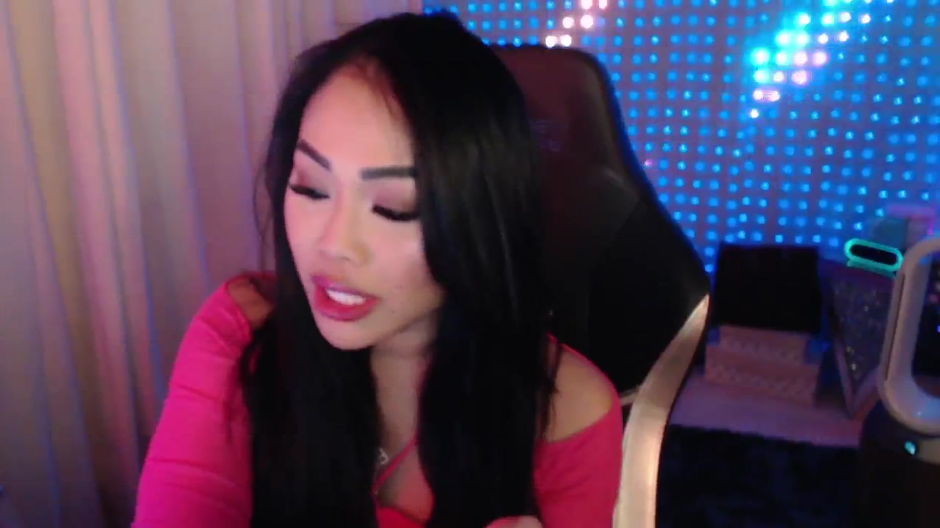Gallery image thumbnail from SinCityVEE's myfreecams stream on, 07/13/2024, 10:17 image 14 of 20