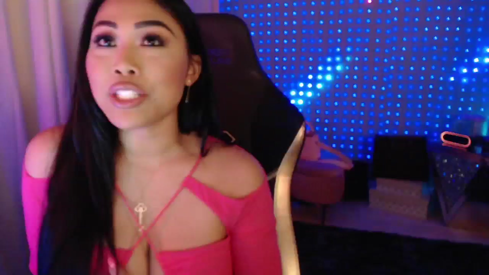 Gallery image thumbnail from SinCityVEE's myfreecams stream on, 07/13/2024, 10:17 image 2 of 20