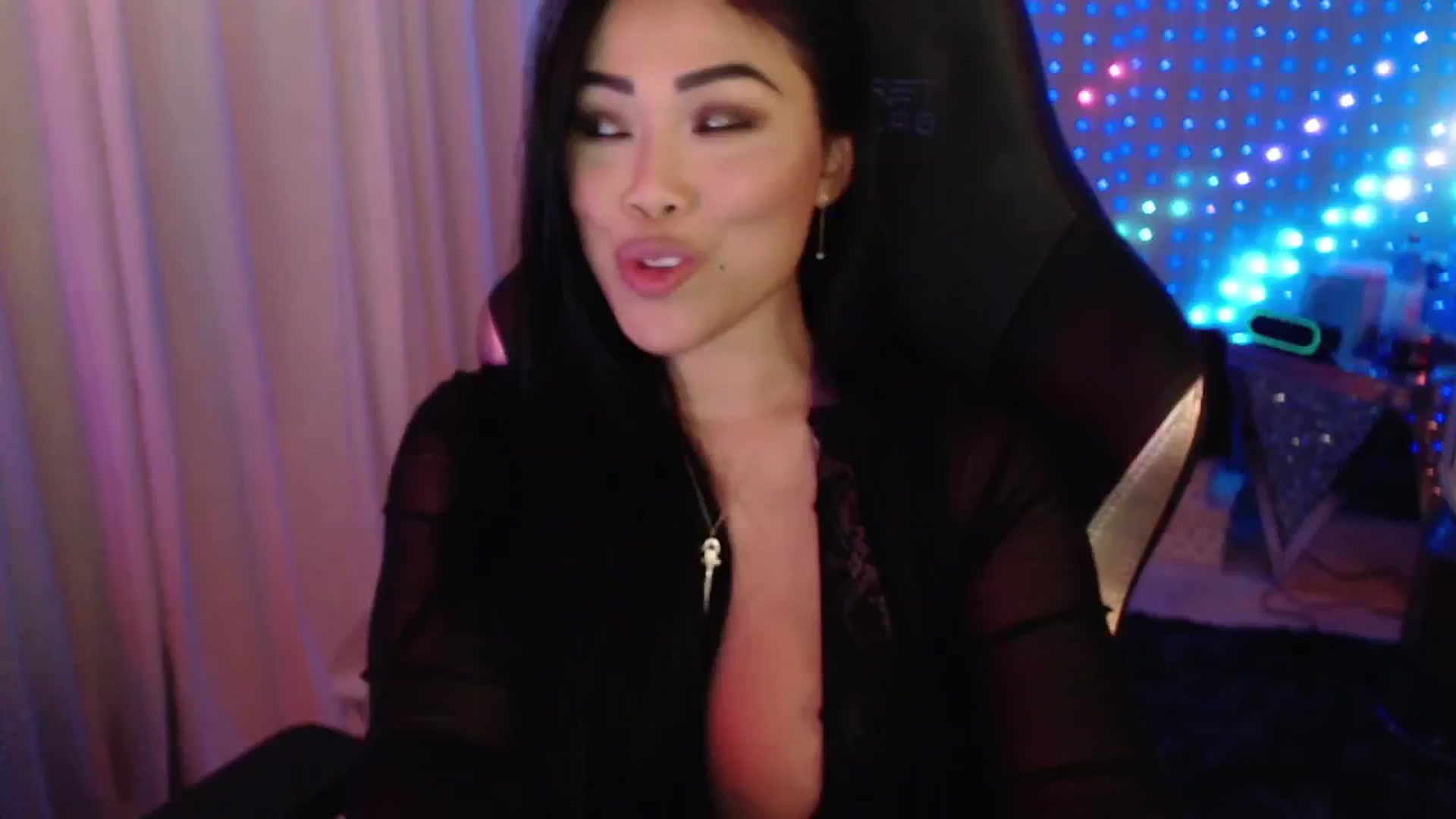 Gallery image thumbnail from SinCityVEE's myfreecams stream on, 07/14/2024, 10:46 image 11 of 20