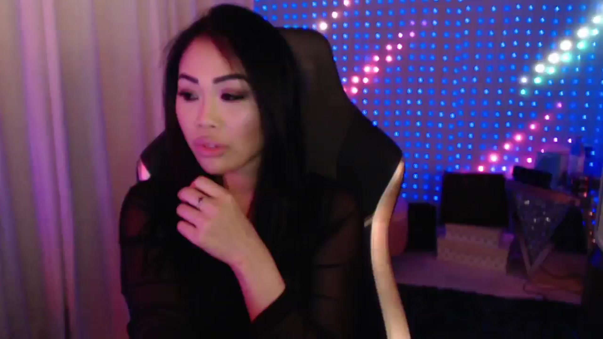 Gallery image thumbnail from SinCityVEE's myfreecams stream on, 07/14/2024, 10:46 image 10 of 20